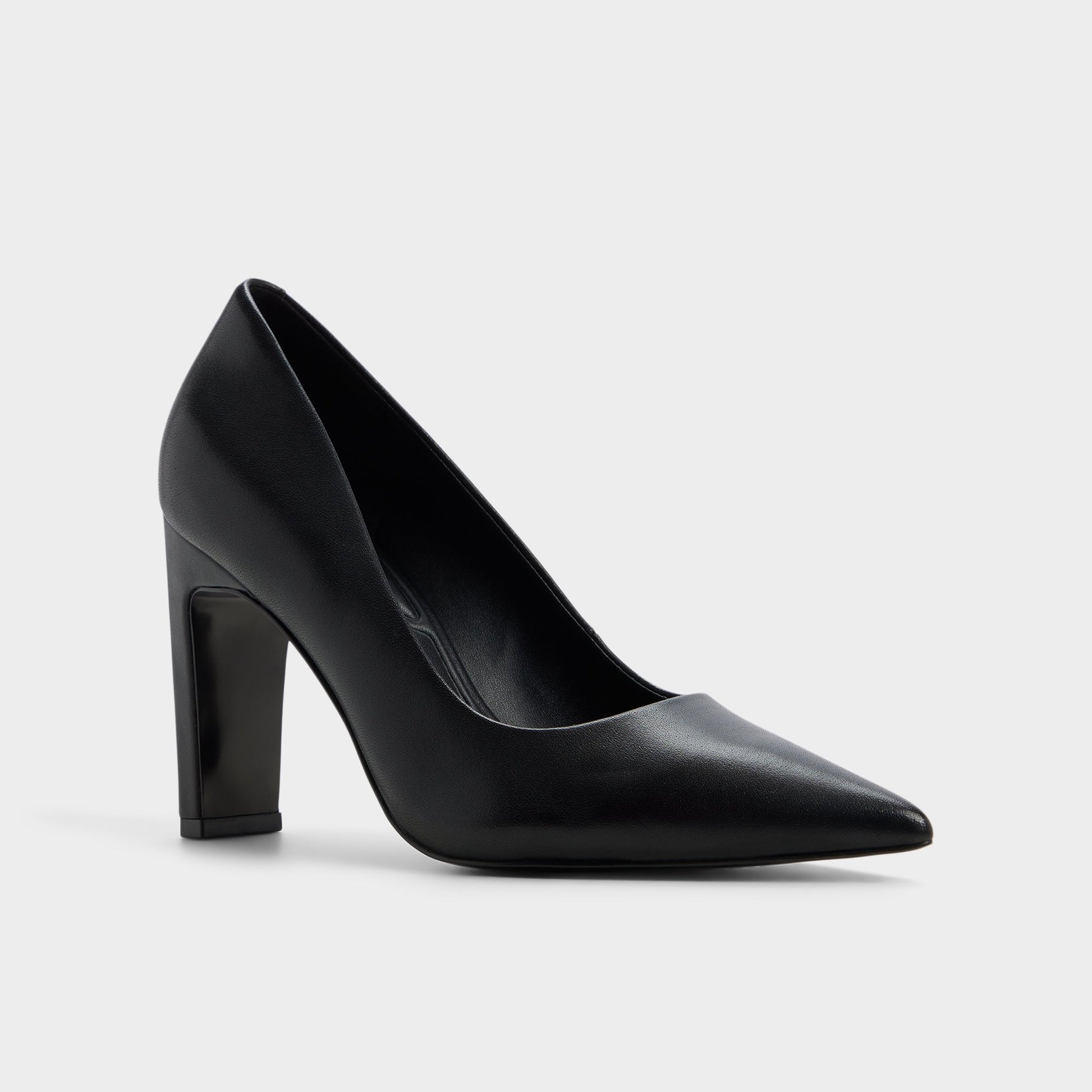 Angle de trois quarts de la face avant de Noir Laylo