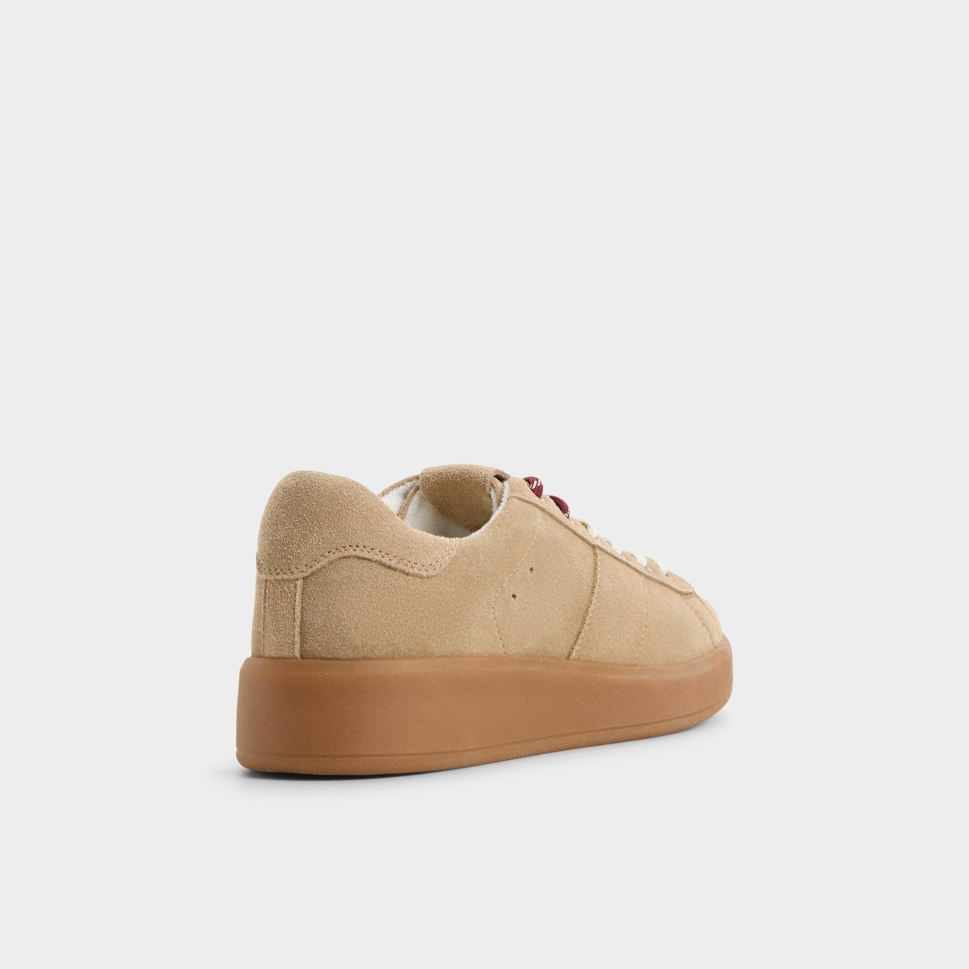 Angle de trois quarts de l'arrière de Beige Adrei Sneaker