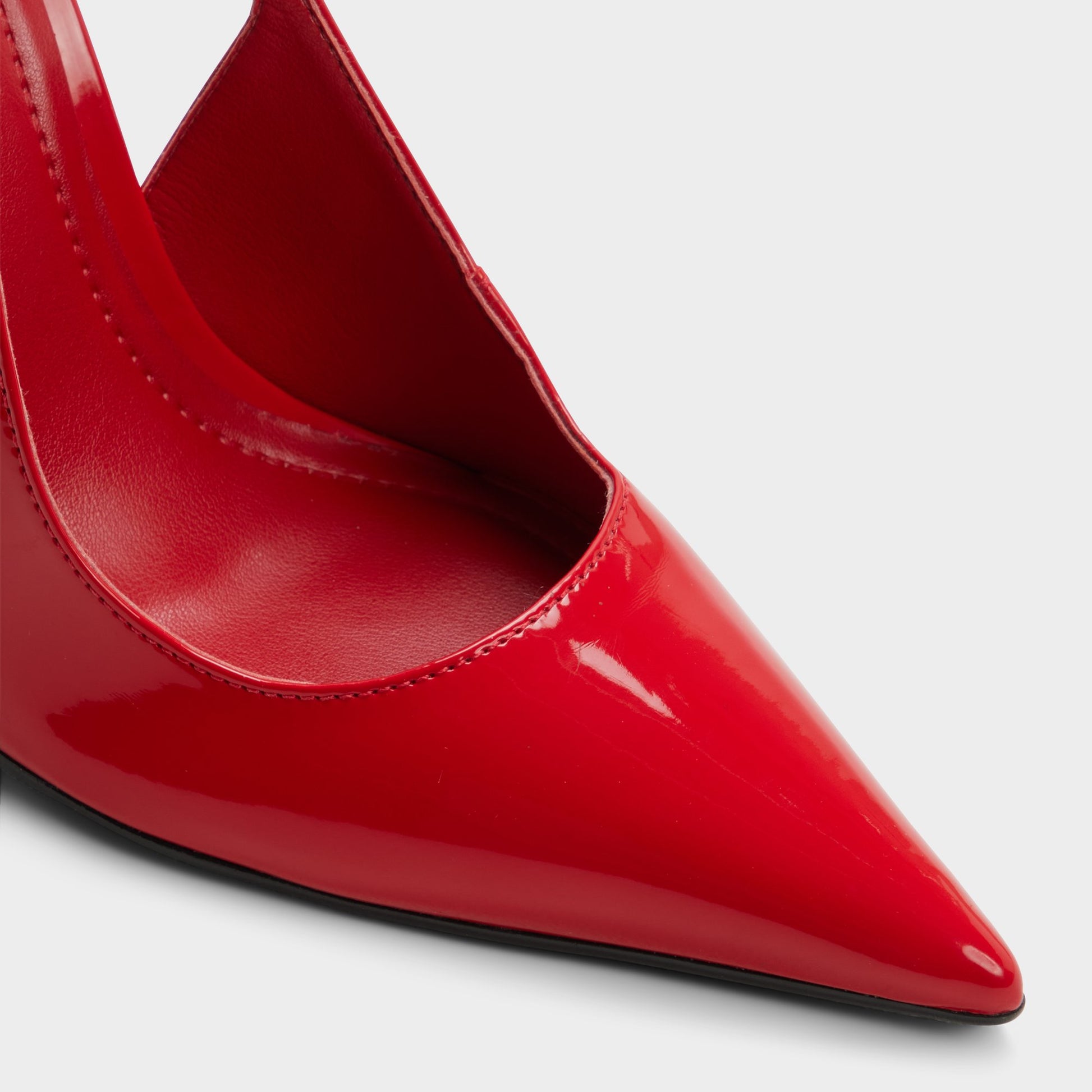Close-up of the Medium red Serrah Pump