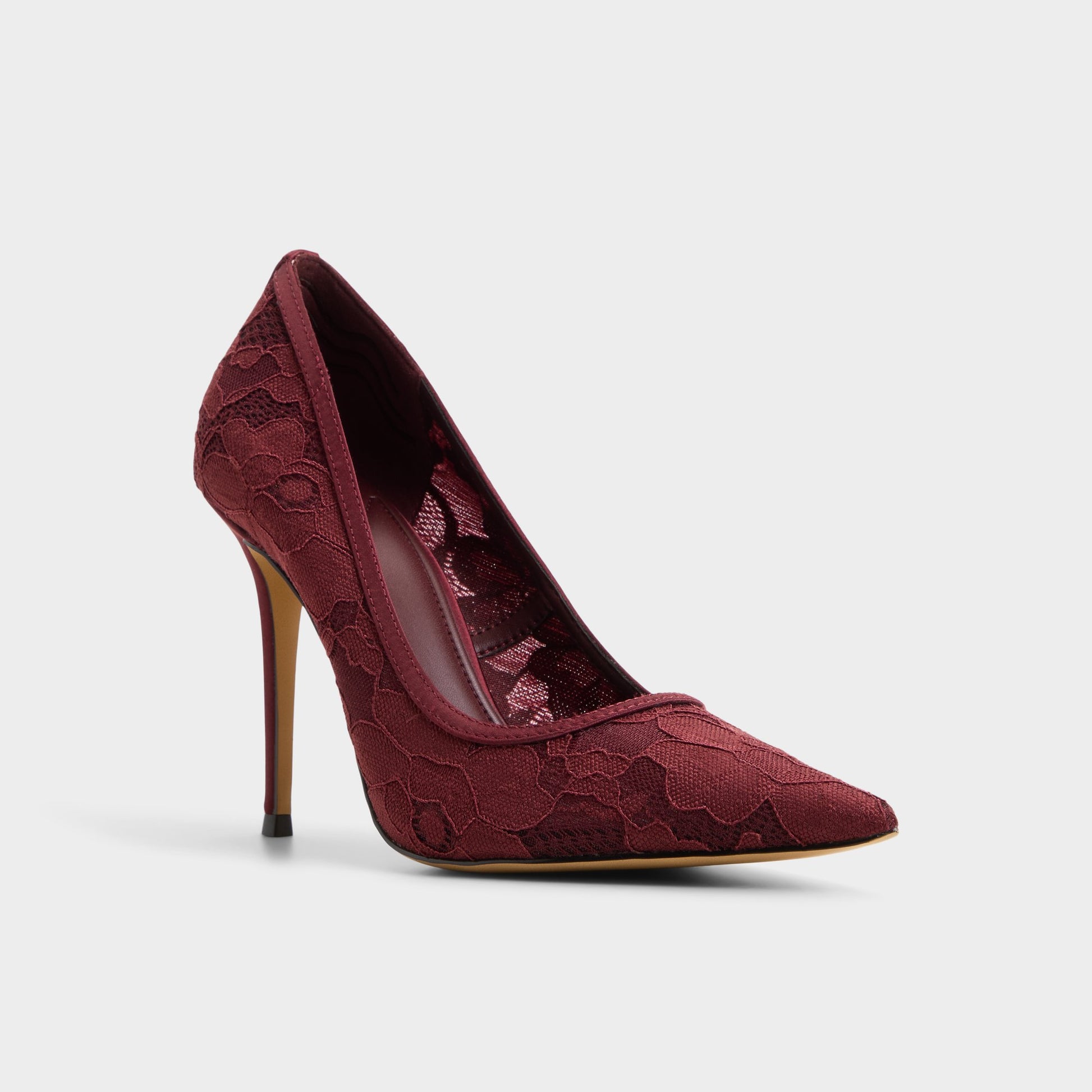 Three-quarter angle of Bordo Starrla Pump's front side