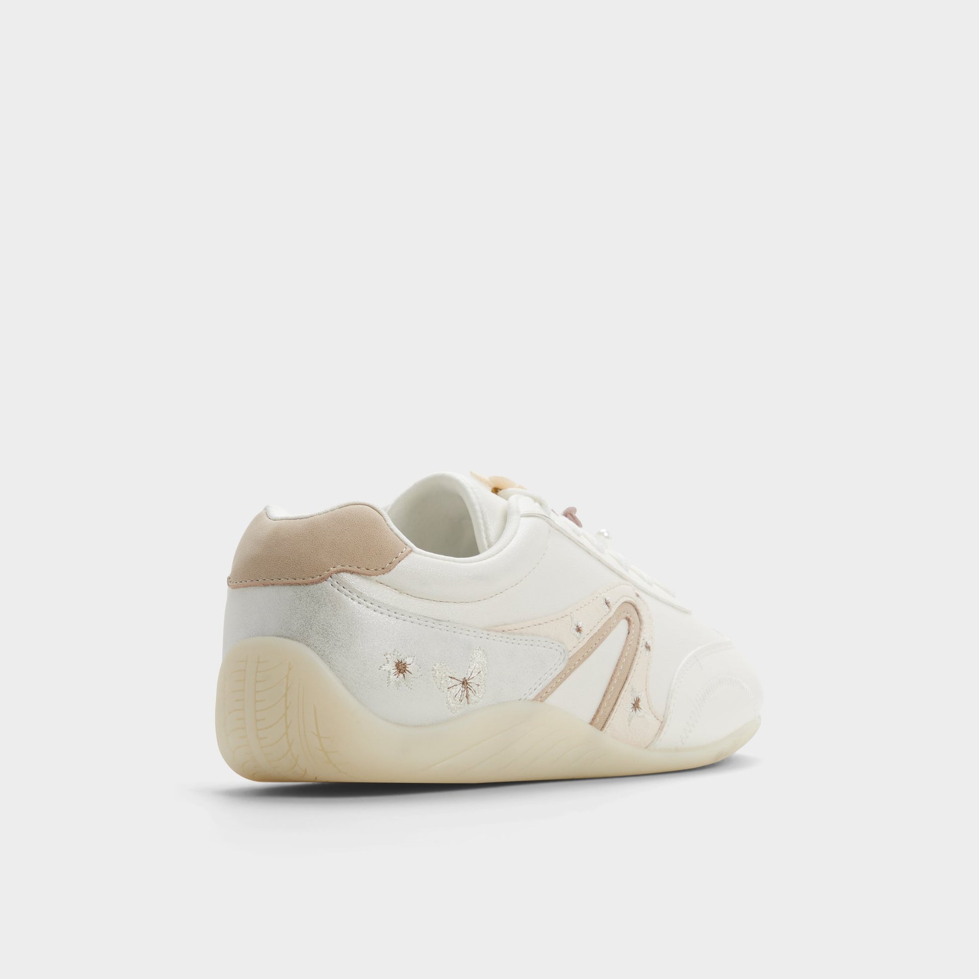 Angle de trois quarts de l'arrière de Combo Beige Maxie Sneaker