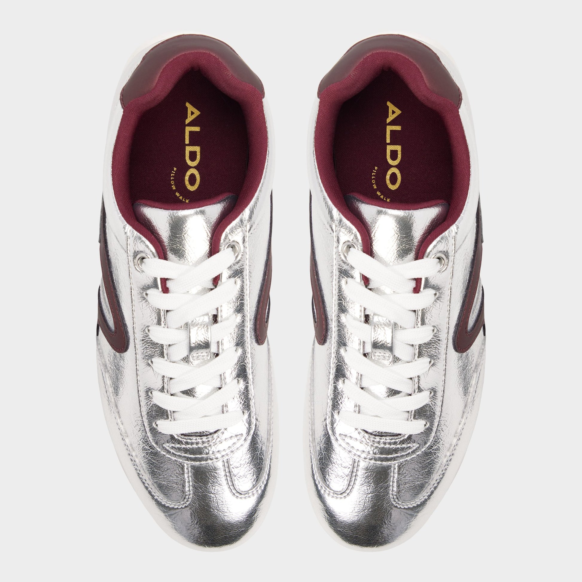 Vue de dessus de la Argent Maxie Sneaker