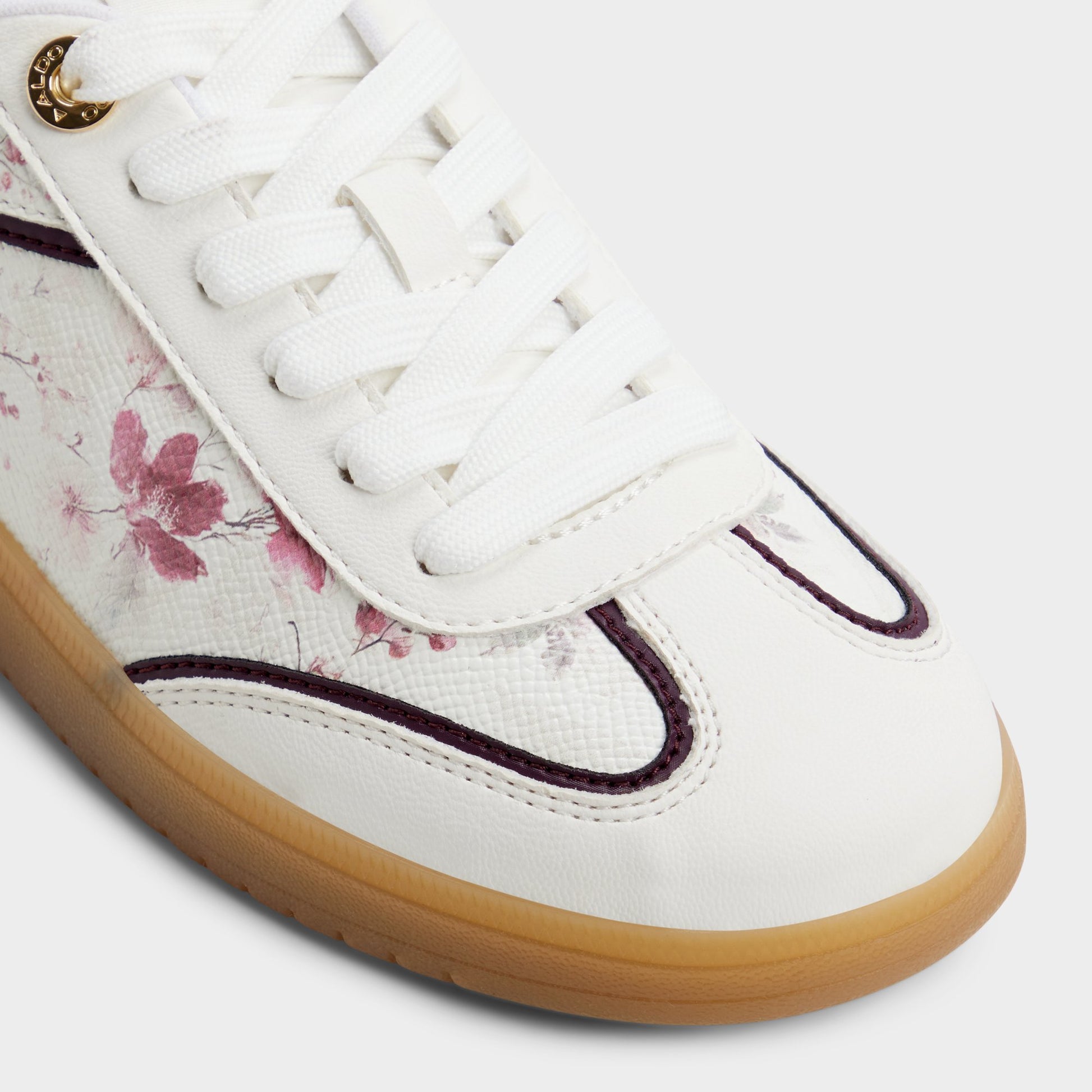 Close-up of the White combo Areanne Sneaker