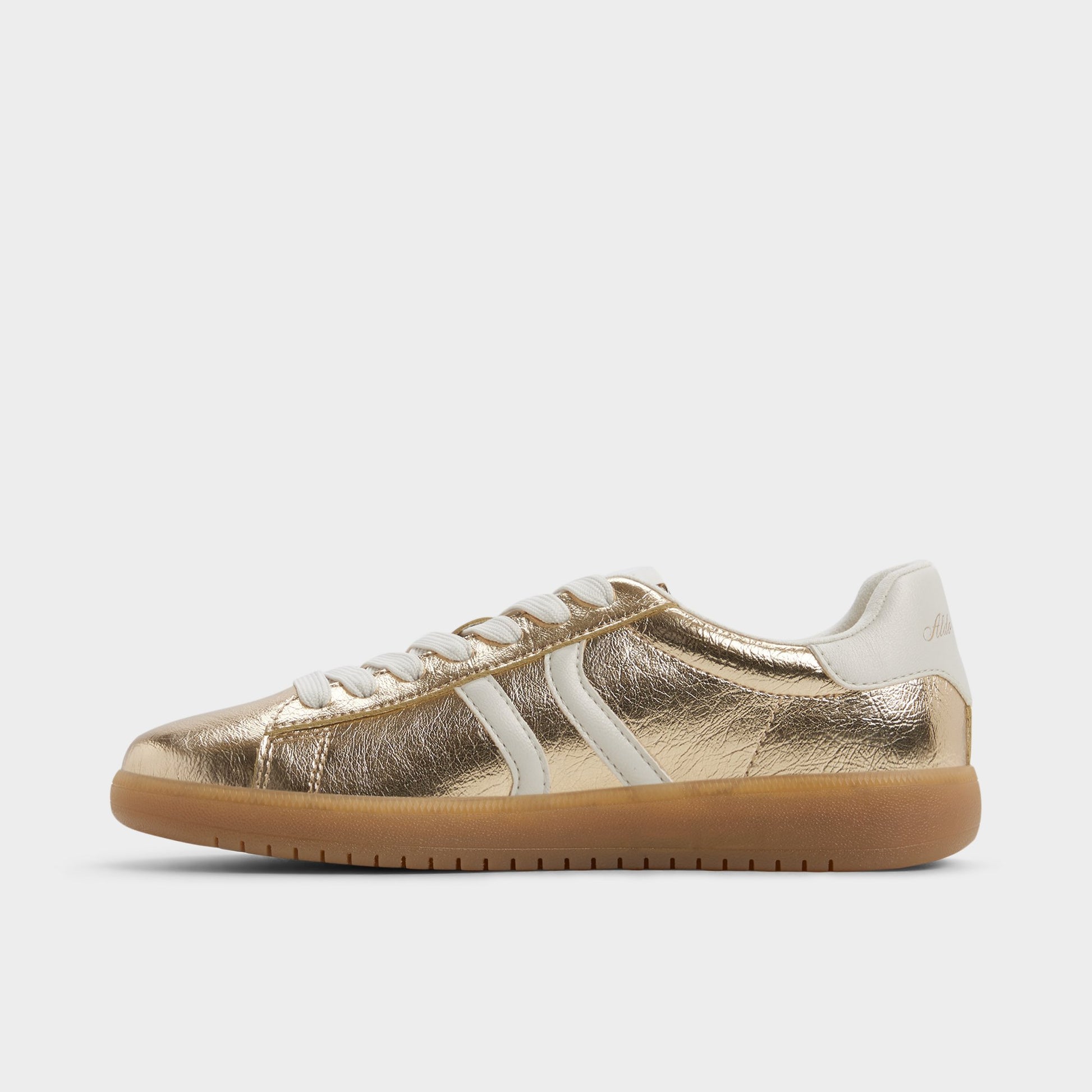 Side view of Gold Chicsneaker2
