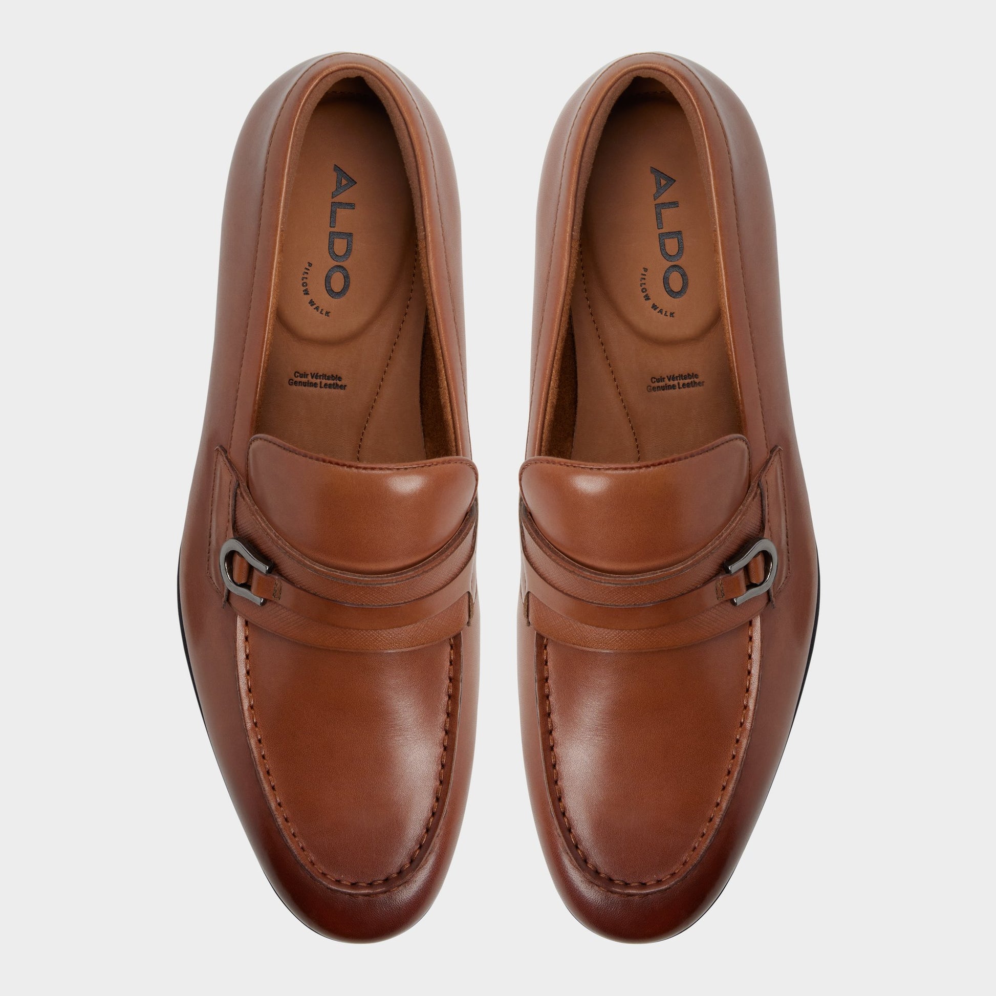 Top-down view of the Cognac Stanly Loafer