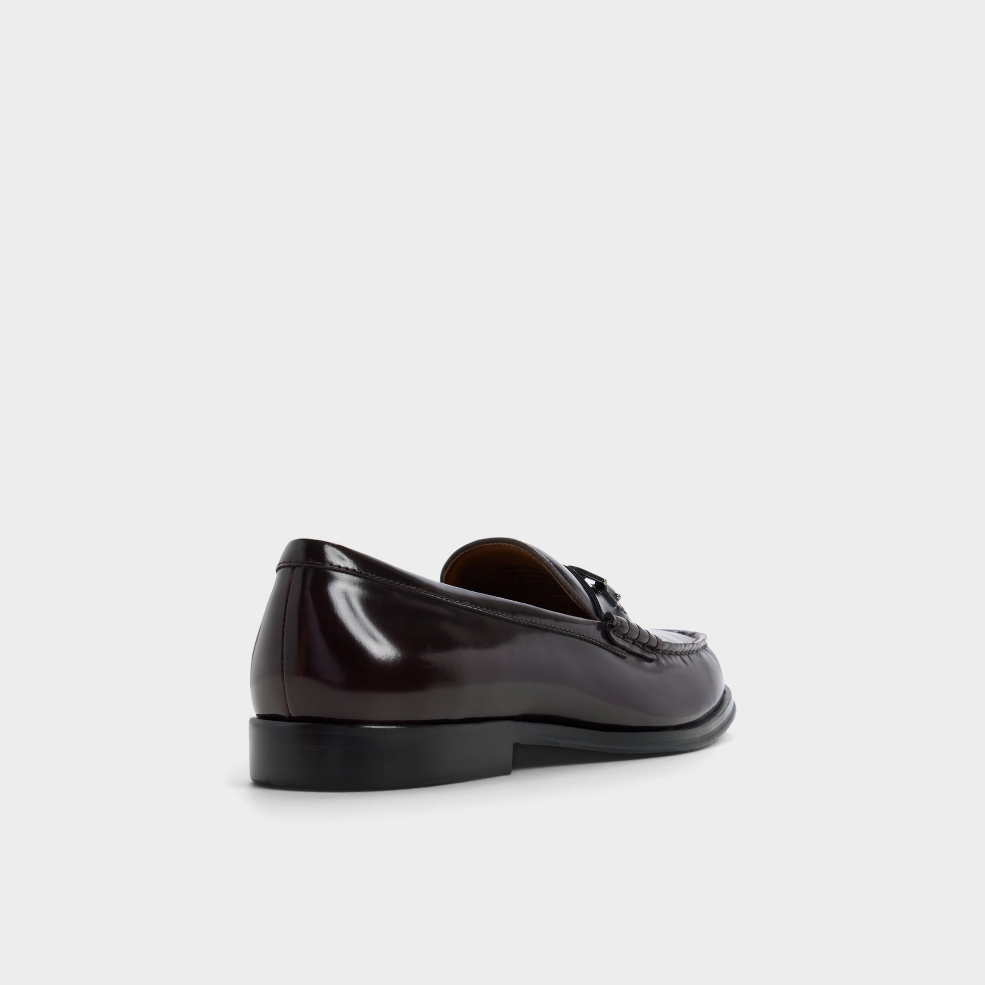 Three-quarter angle of Bordo Edouard Loafer's back side