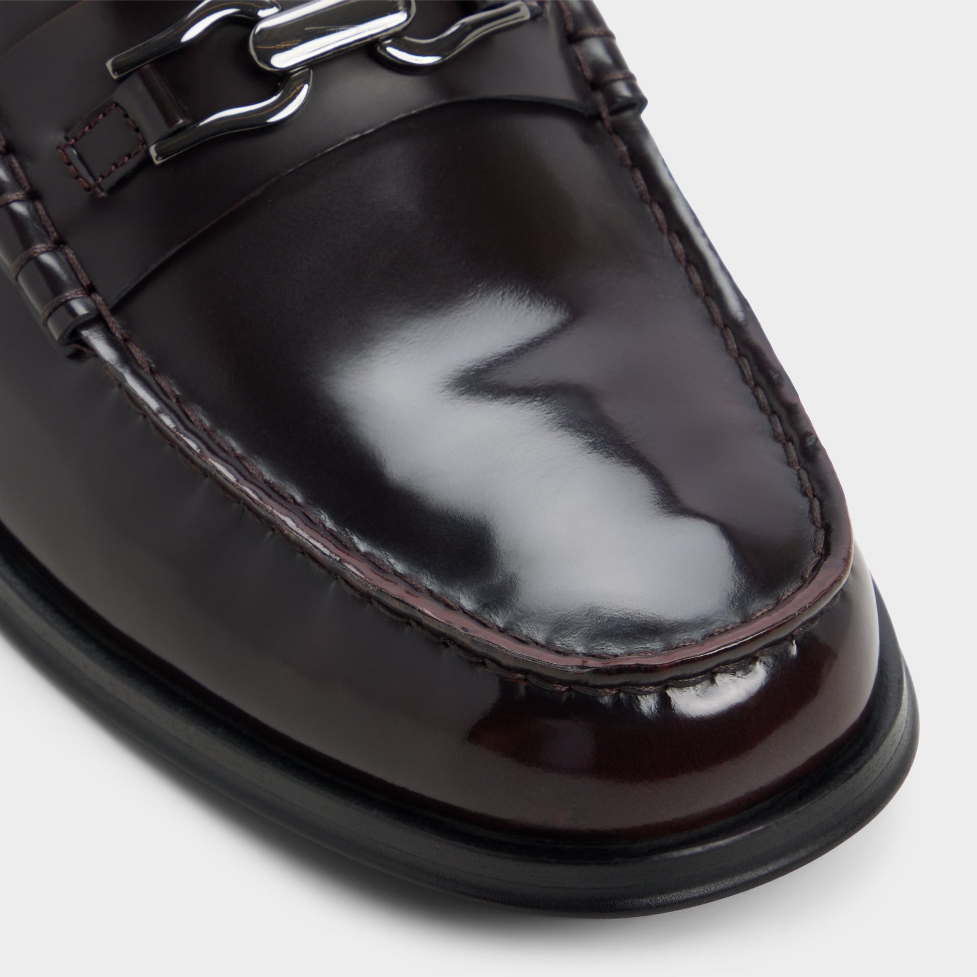 Close-up of the Bordo Edouard Loafer