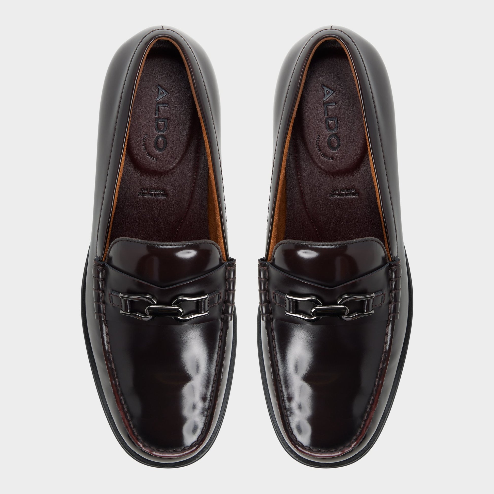 Top-down view of the Bordo Edouard Loafer