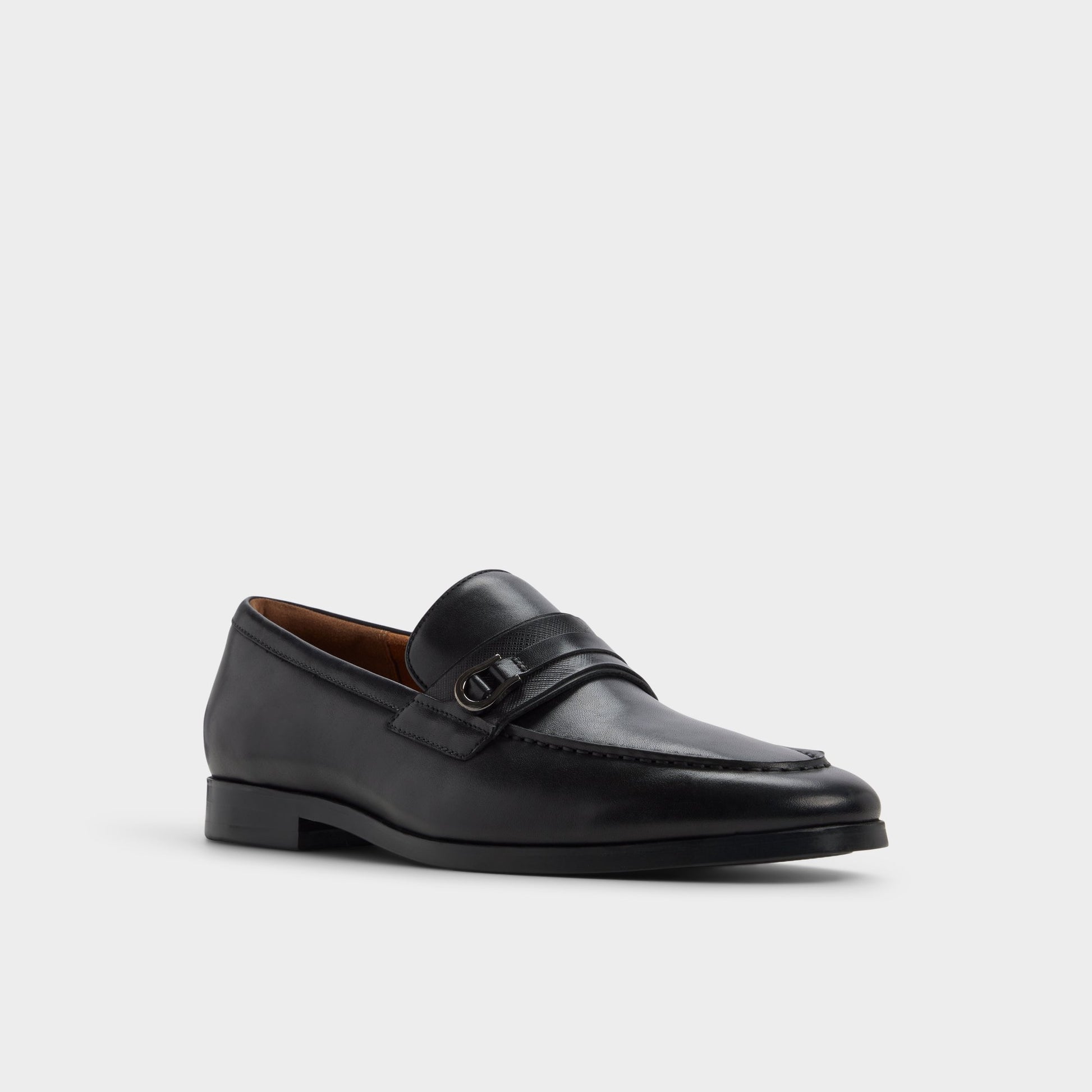 Three-quarter angle of Black Stanly Loafer's front side