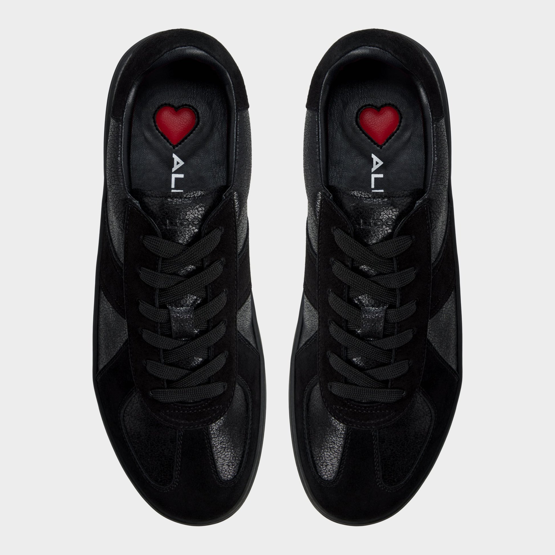 Vue de dessus de la Noir Nikolas Sneaker bas