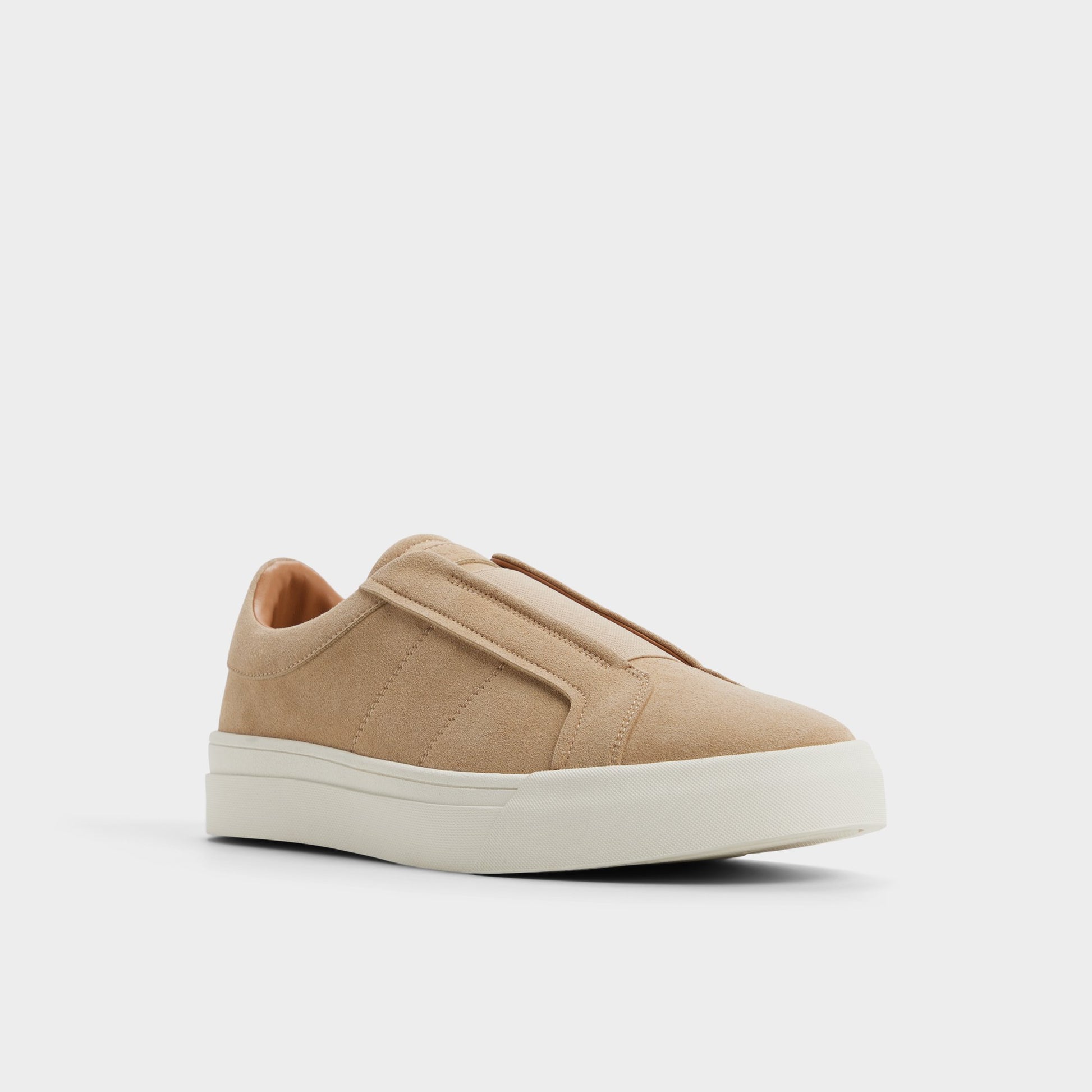 Angle de trois quarts de la face avant de Beige Auren Sneaker sans lacets