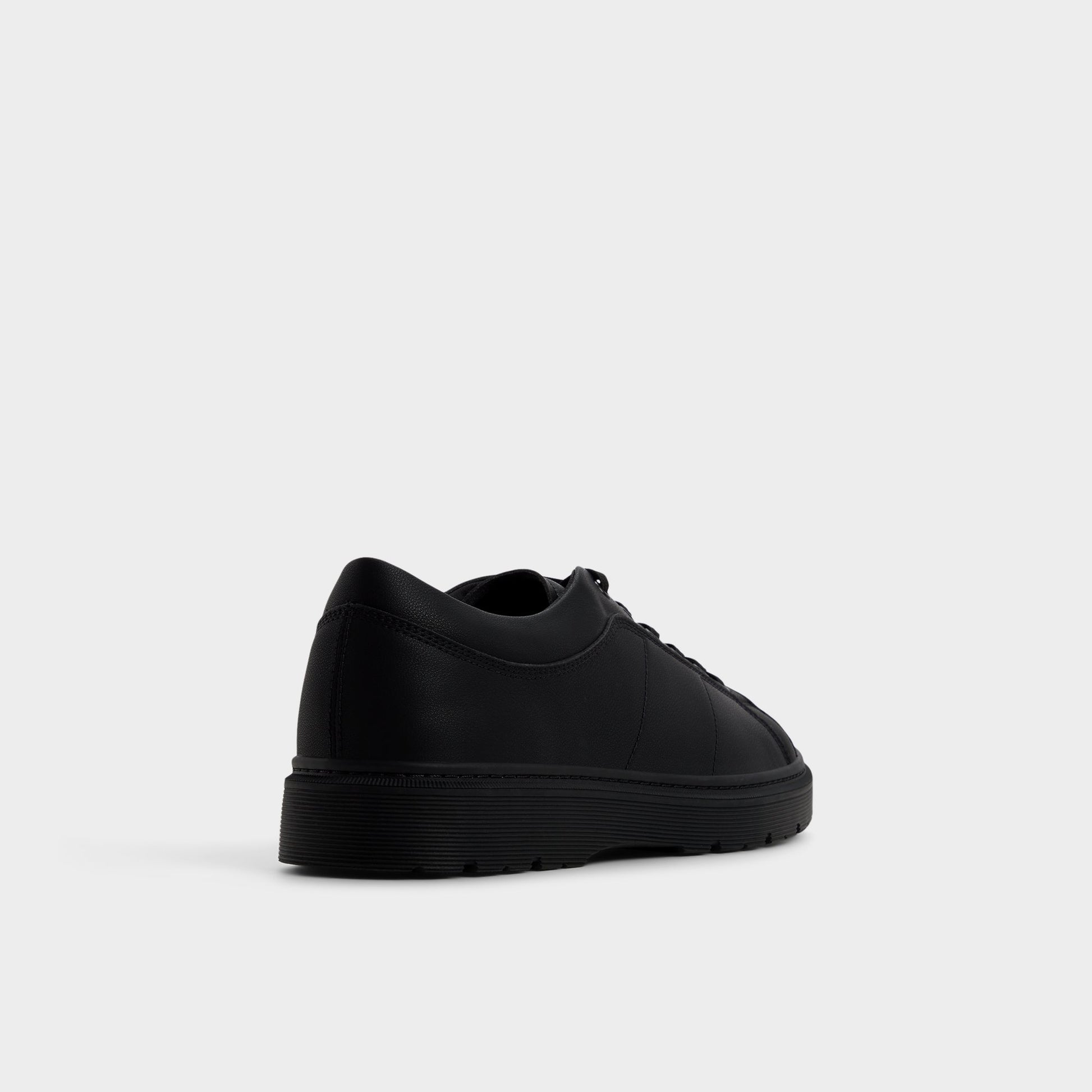 Three-quarter angle of Black Citysneaker Low top sneaker's back side
