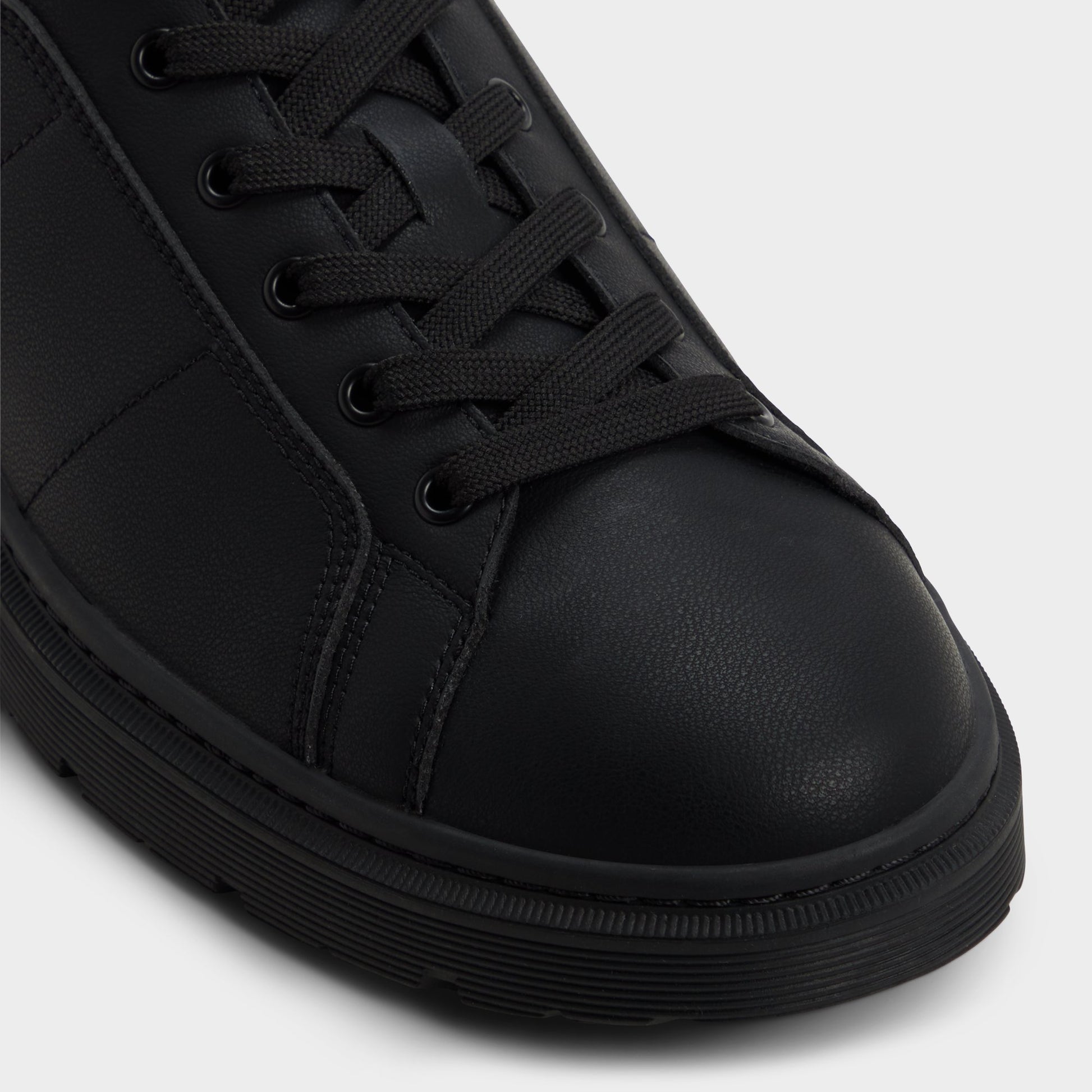 Close-up of the Black Citysneaker Low top sneaker