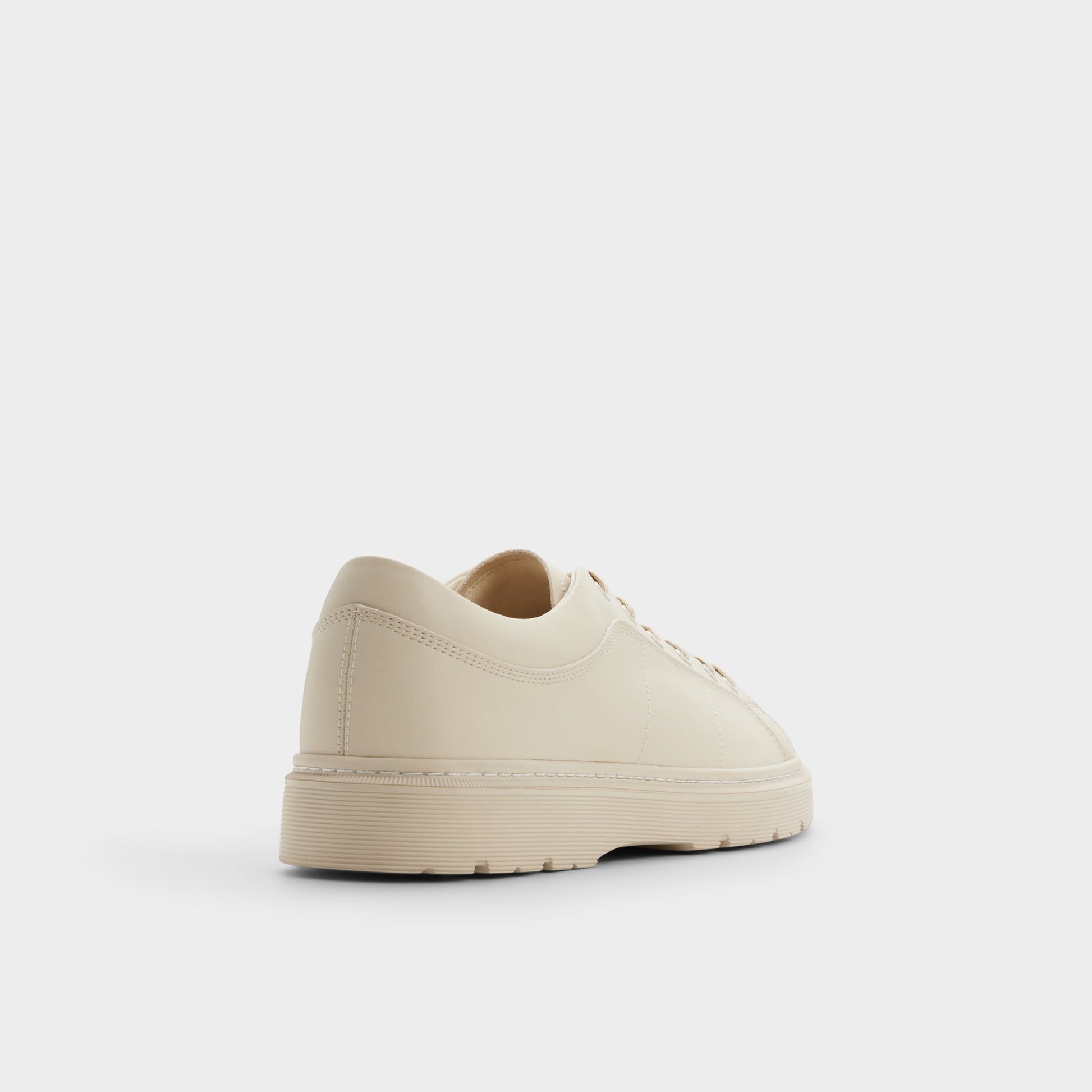 Three-quarter angle of White/bone Citysneaker Low top sneaker's back side