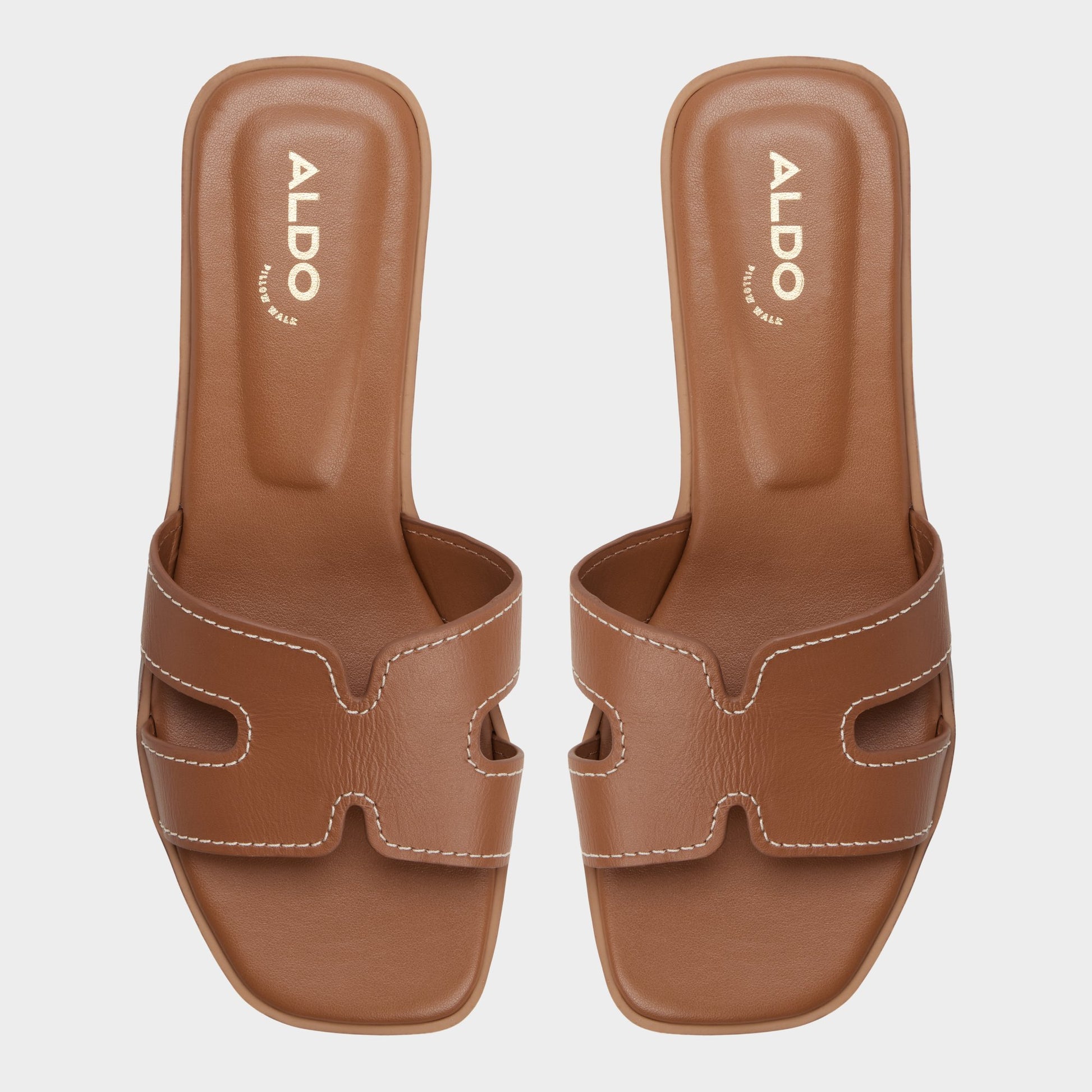 Top-down view of the Medium brown Itsandalb