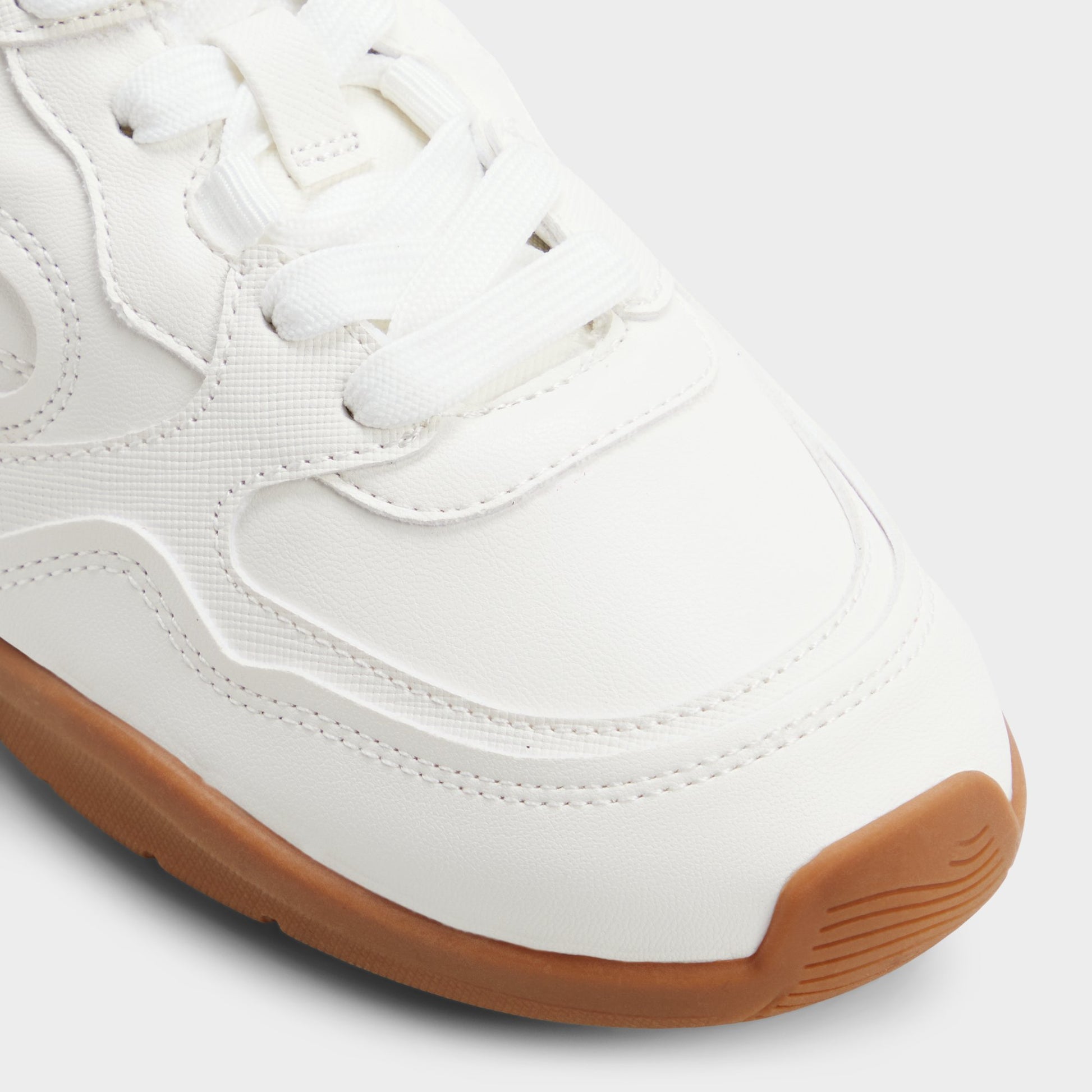 Close-up of the White Jendaya