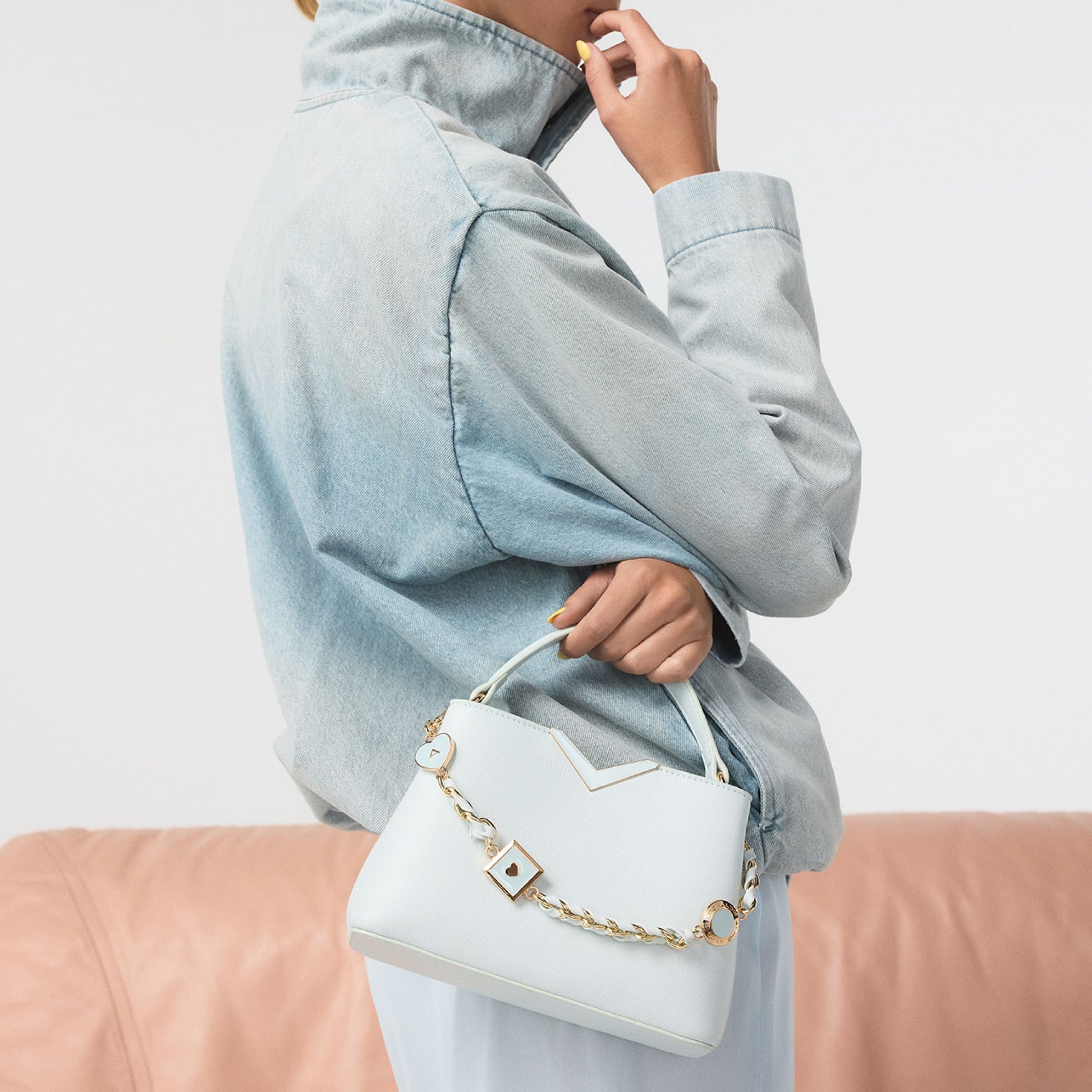 Product media for Valentya