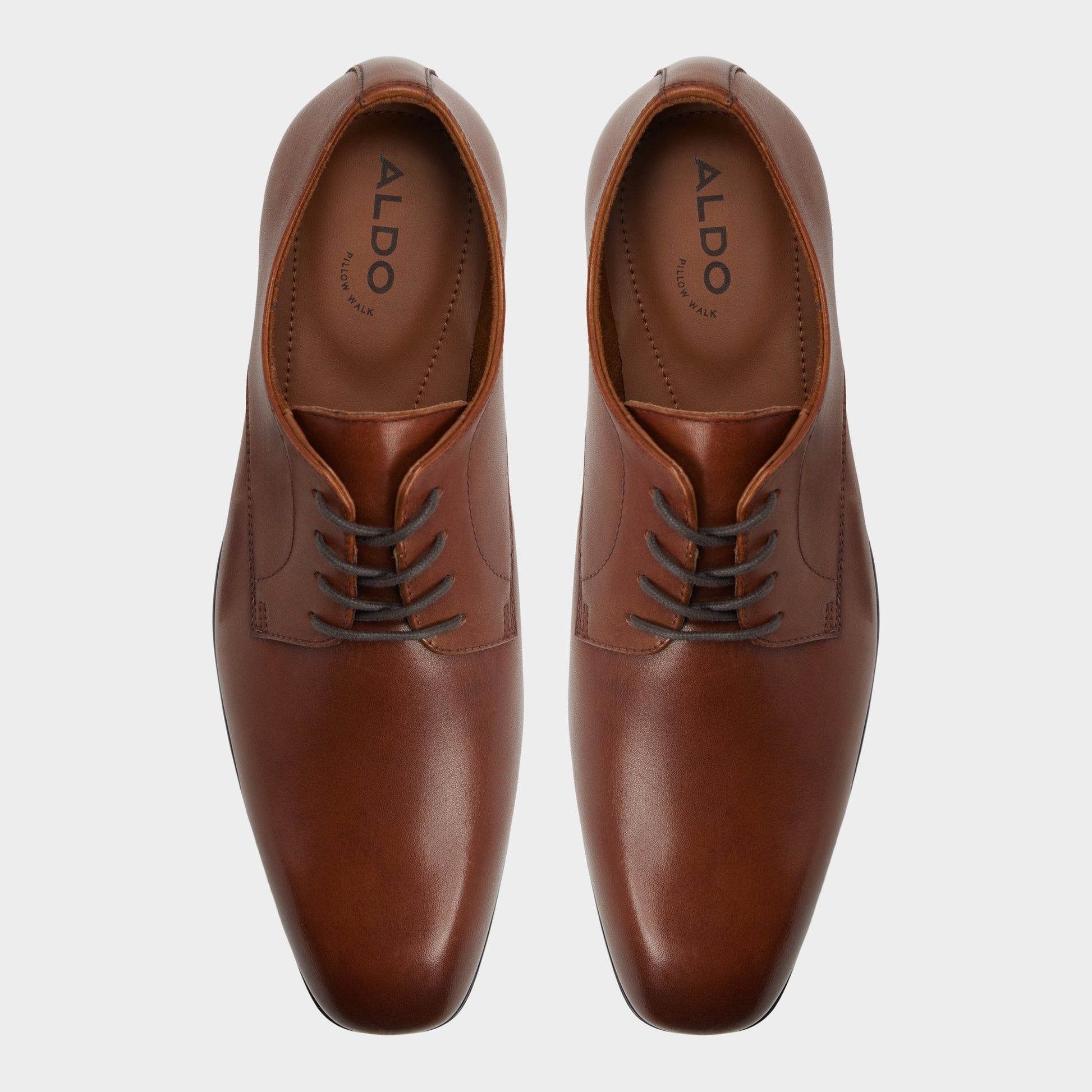 Top-down view of the Cognac Felippe Derby shoe