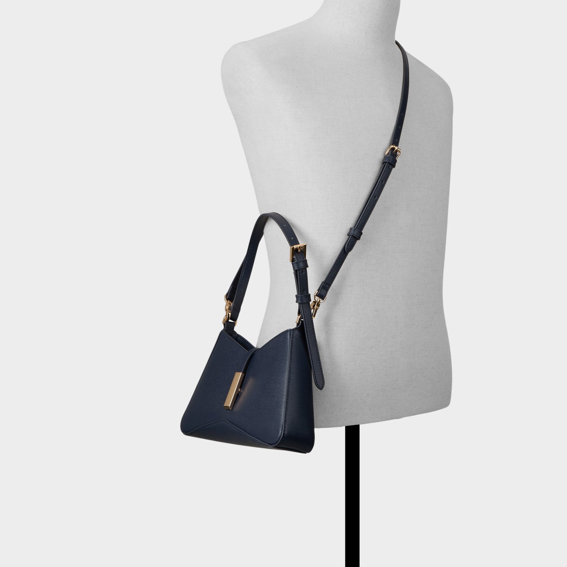 Product media for Juliettaa