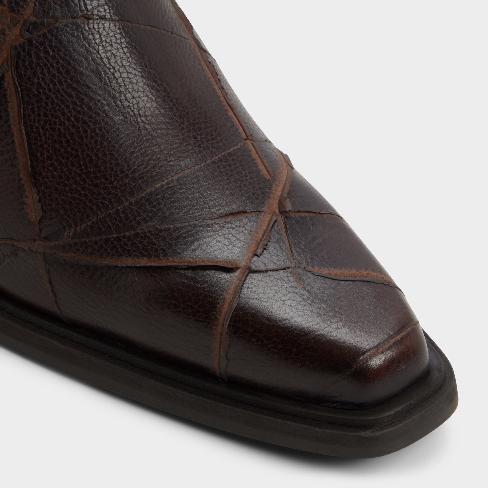 Close-up of the Dark choco Zappa Ankle boot