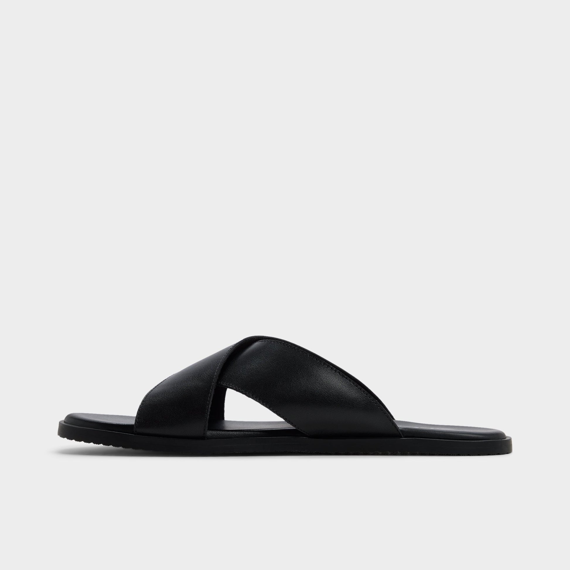 Side view of Black Erik-in