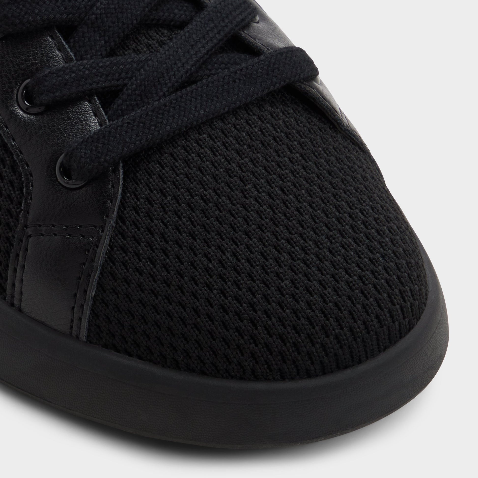 Close-up of the Black Joshy Low top sneaker