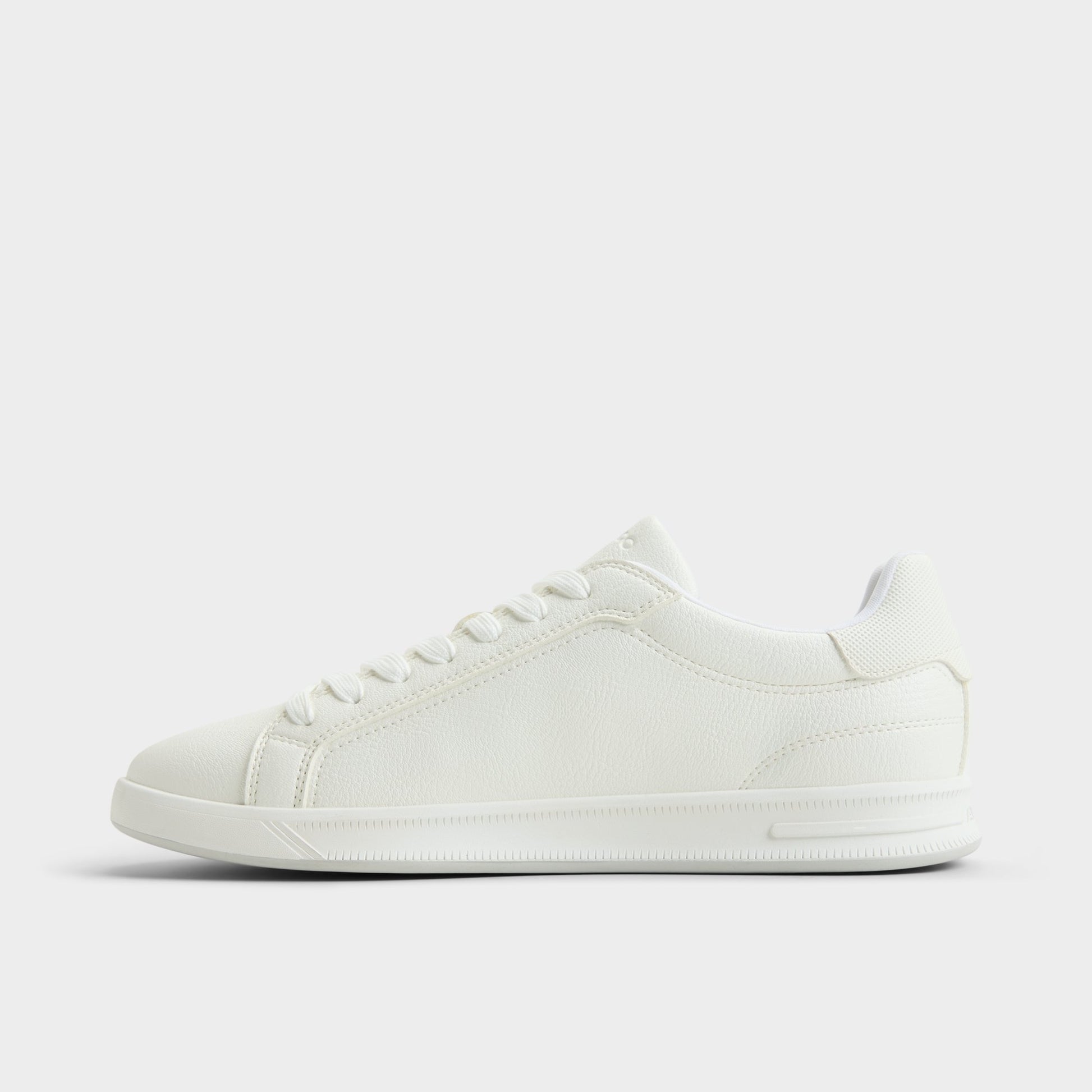 Side view of White Jeremie Low top sneaker