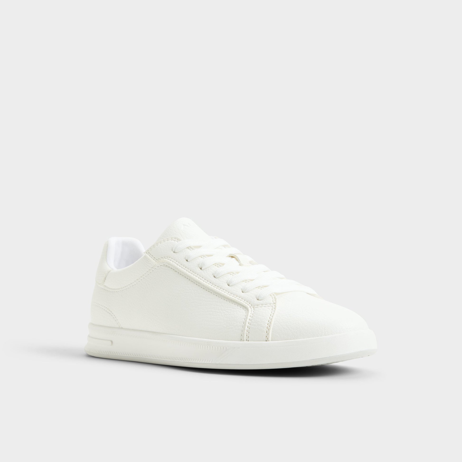 Three-quarter angle of White Jeremie Low top sneaker's front side