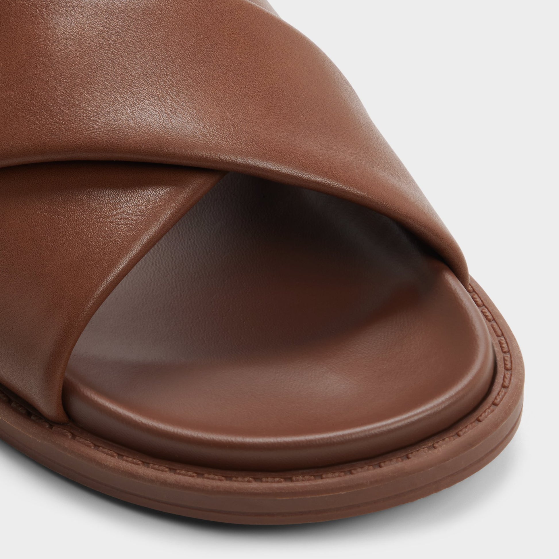 Close-up of the Dark brown Borgo Slide sandal