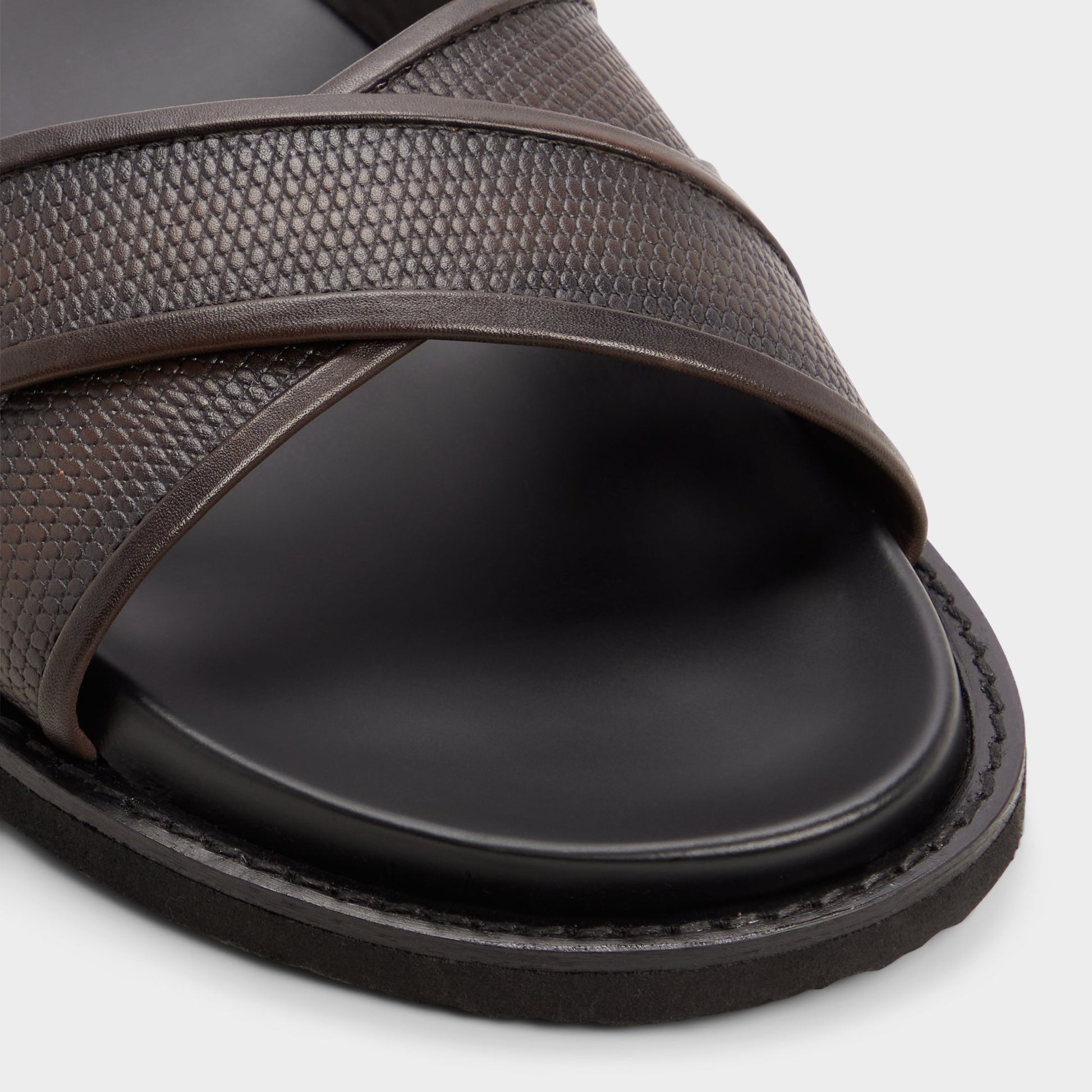Close-up of the Dark brown Kendo Slide sandal