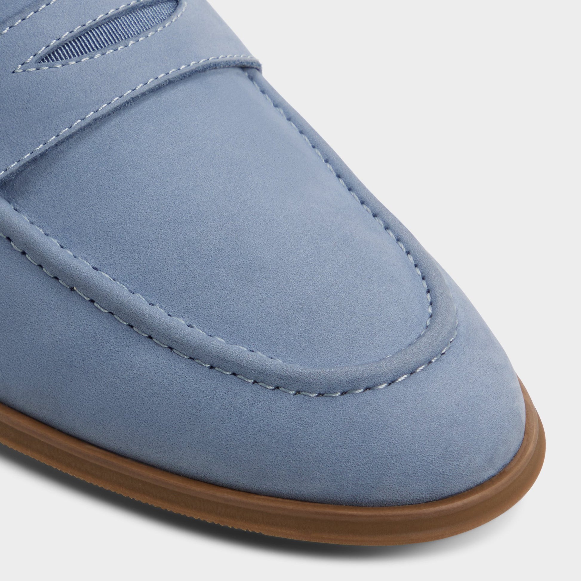 Close-up of the Light/pastel blue Journey Loafer