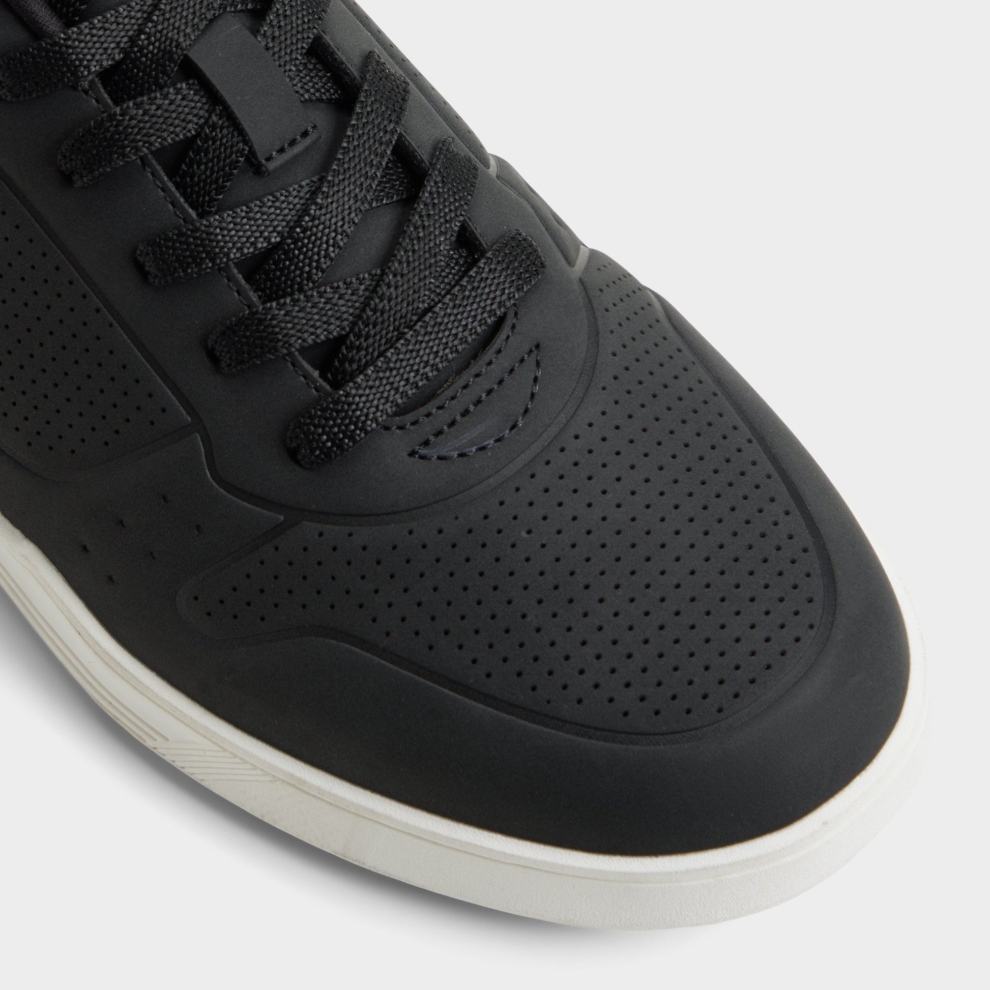 Close-up of the Black Robie Low top sneaker
