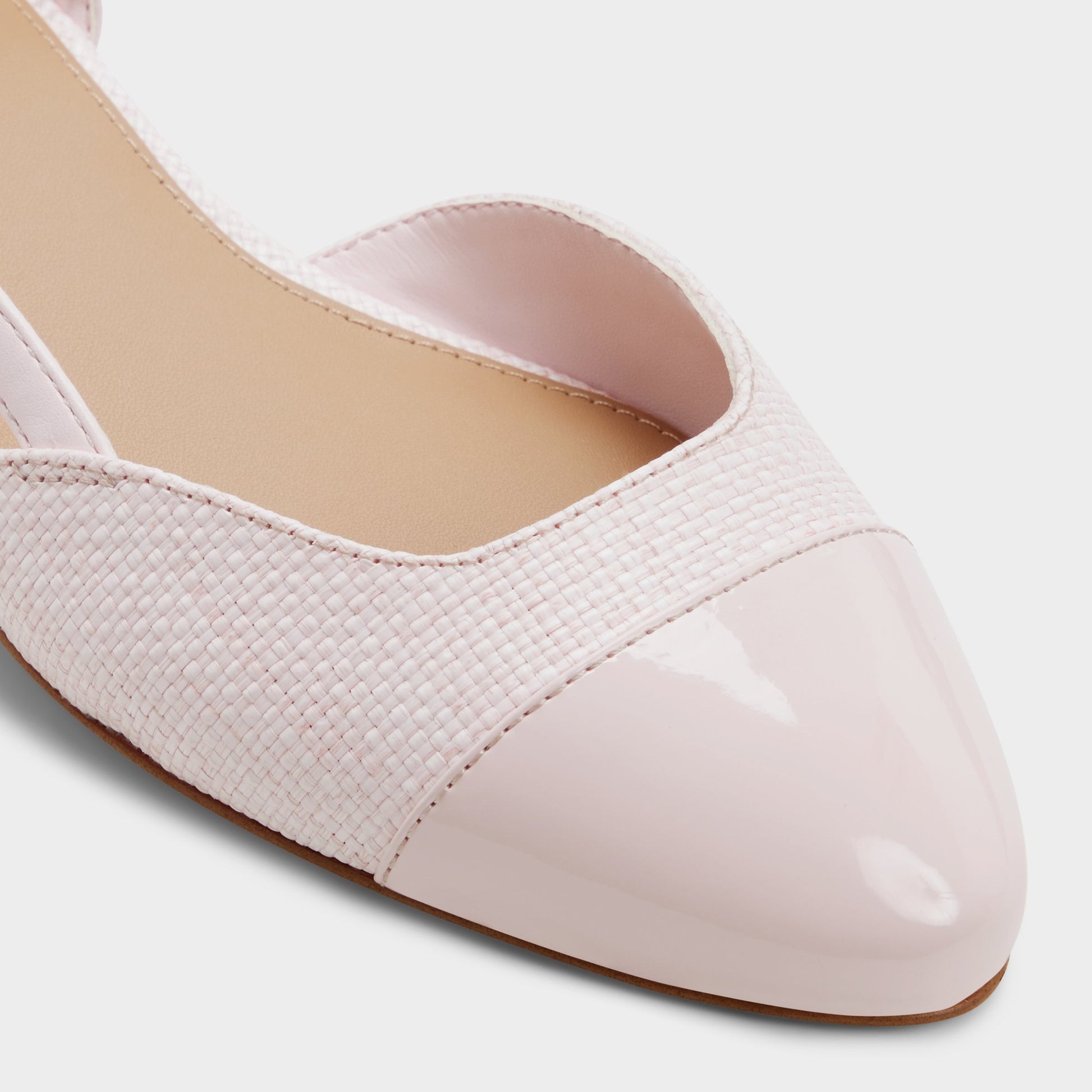 Close-up of the Light pink Clementinne Slingback ballerina