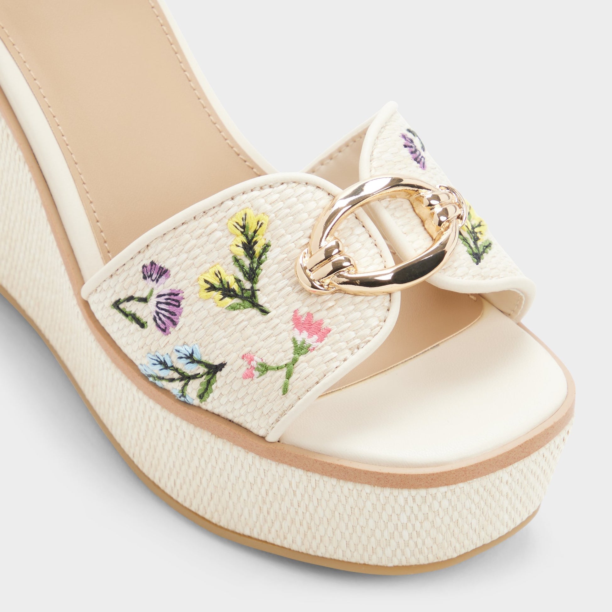 Close-up of the Multi Carrabririel Wedge sandal