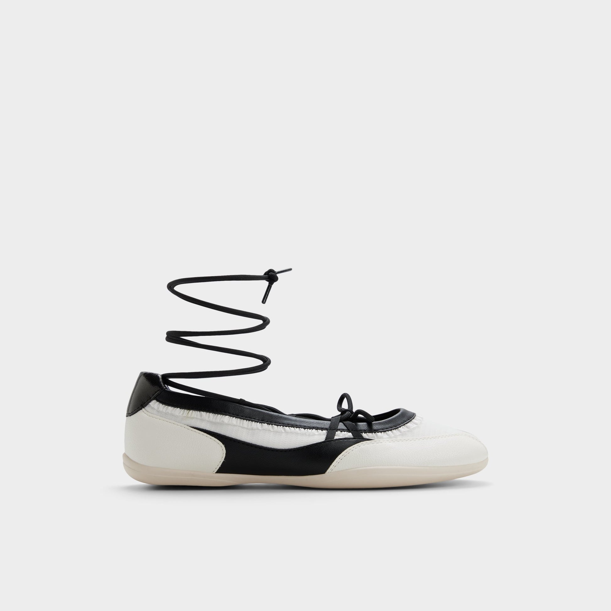 Vue principale de Blanc/Noir Arabelia Ballerine pour Femmes