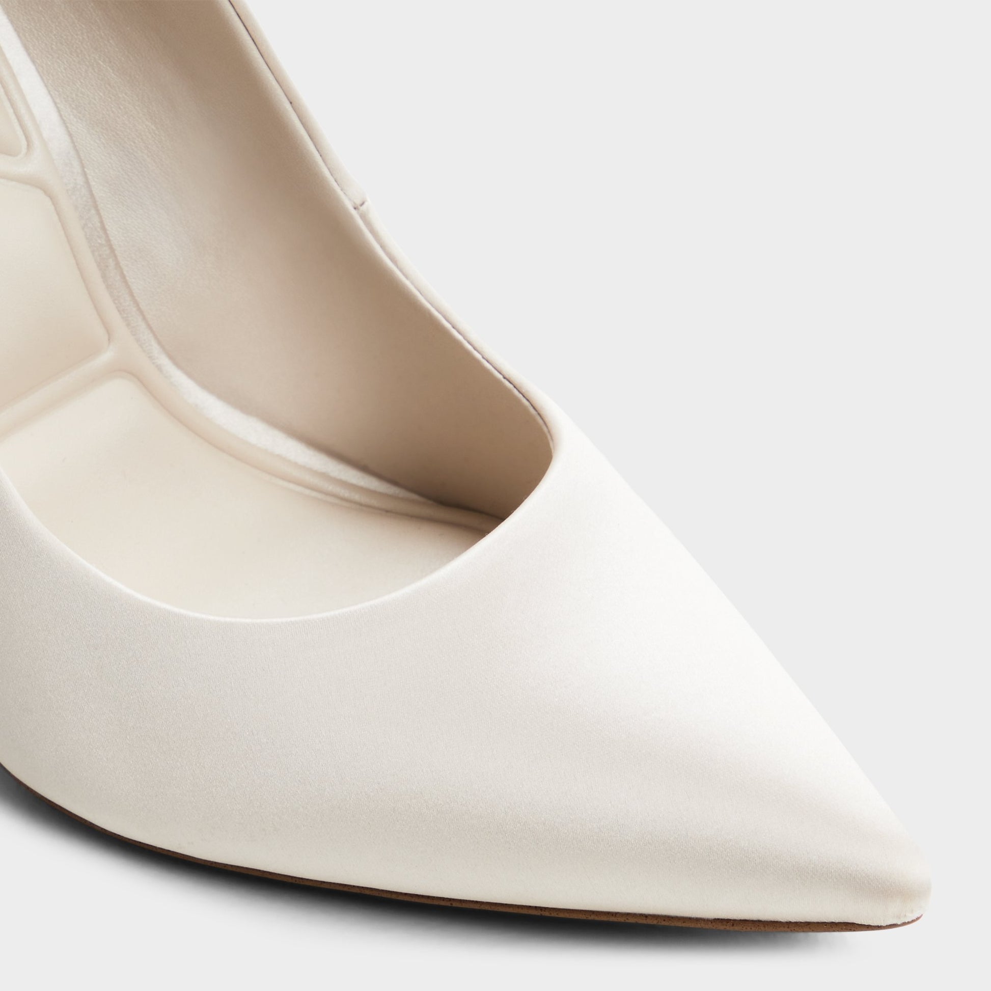 Close-up of the Other white Stessy2.0-xt Pump