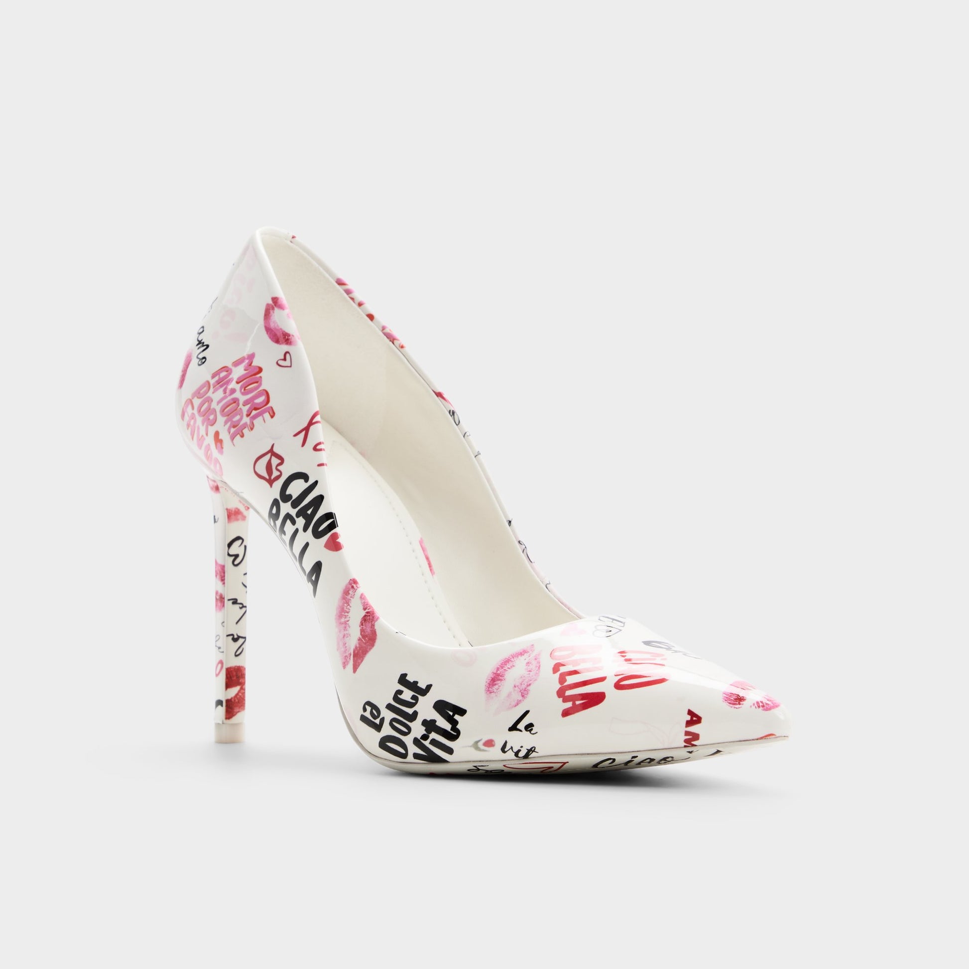 Three-quarter angle of Open miscellaneous Stessy2.0 Pump's front side