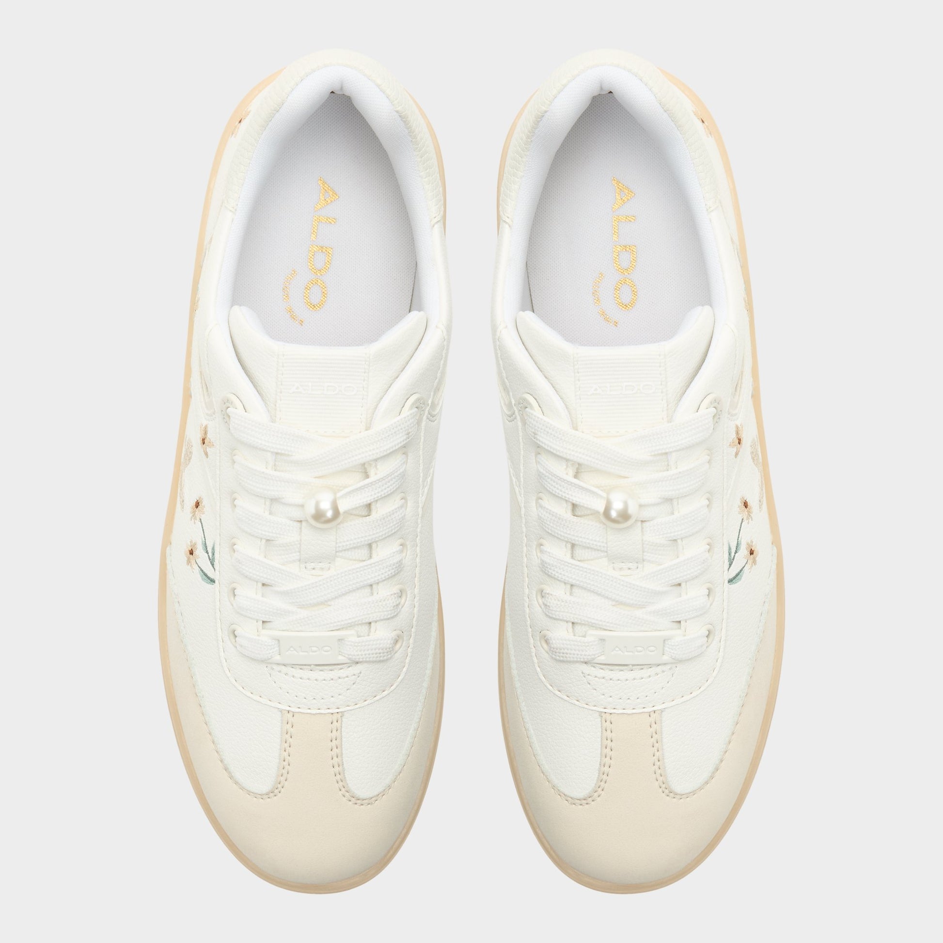 Top-down view of the White/multi Erilg Sneaker