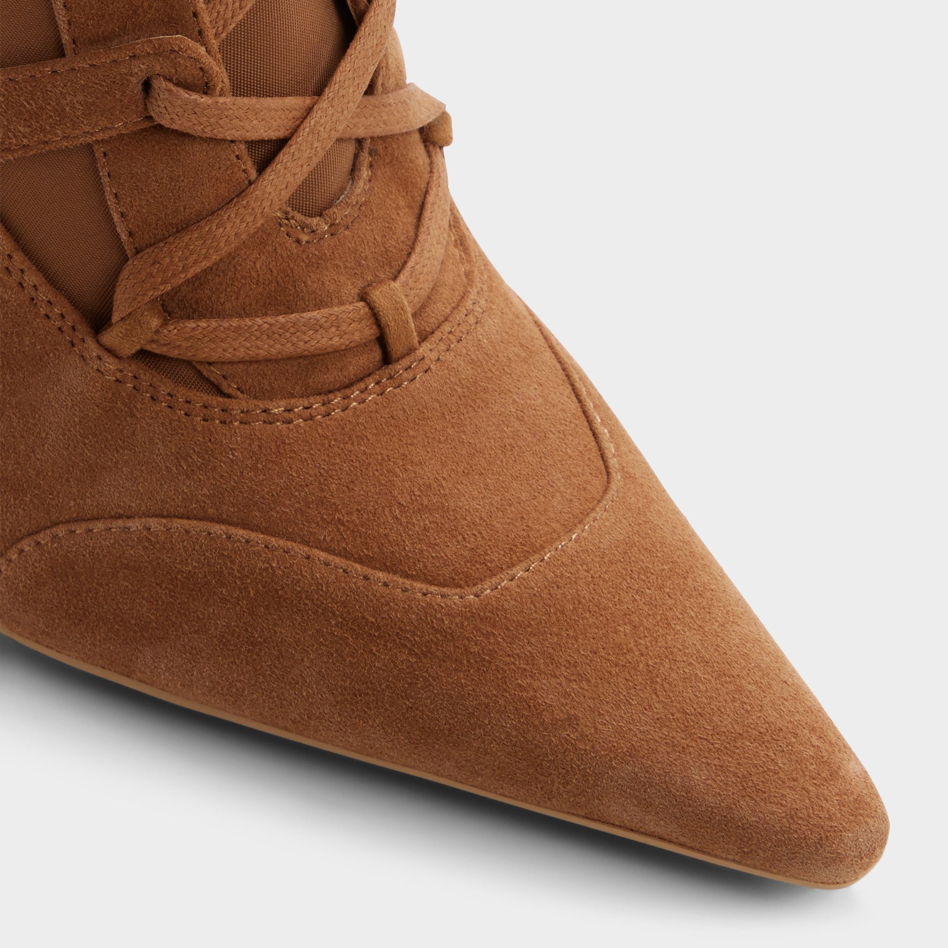 Close-up of the Medium brown Gameplay Ankle boot