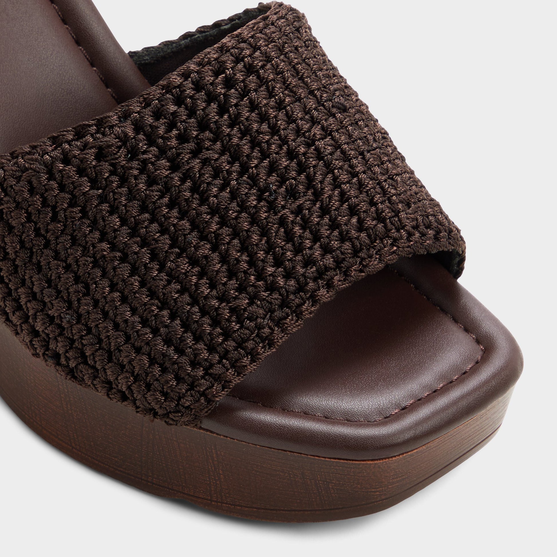 Close-up of the Dark brown Grounded Wedge sandal