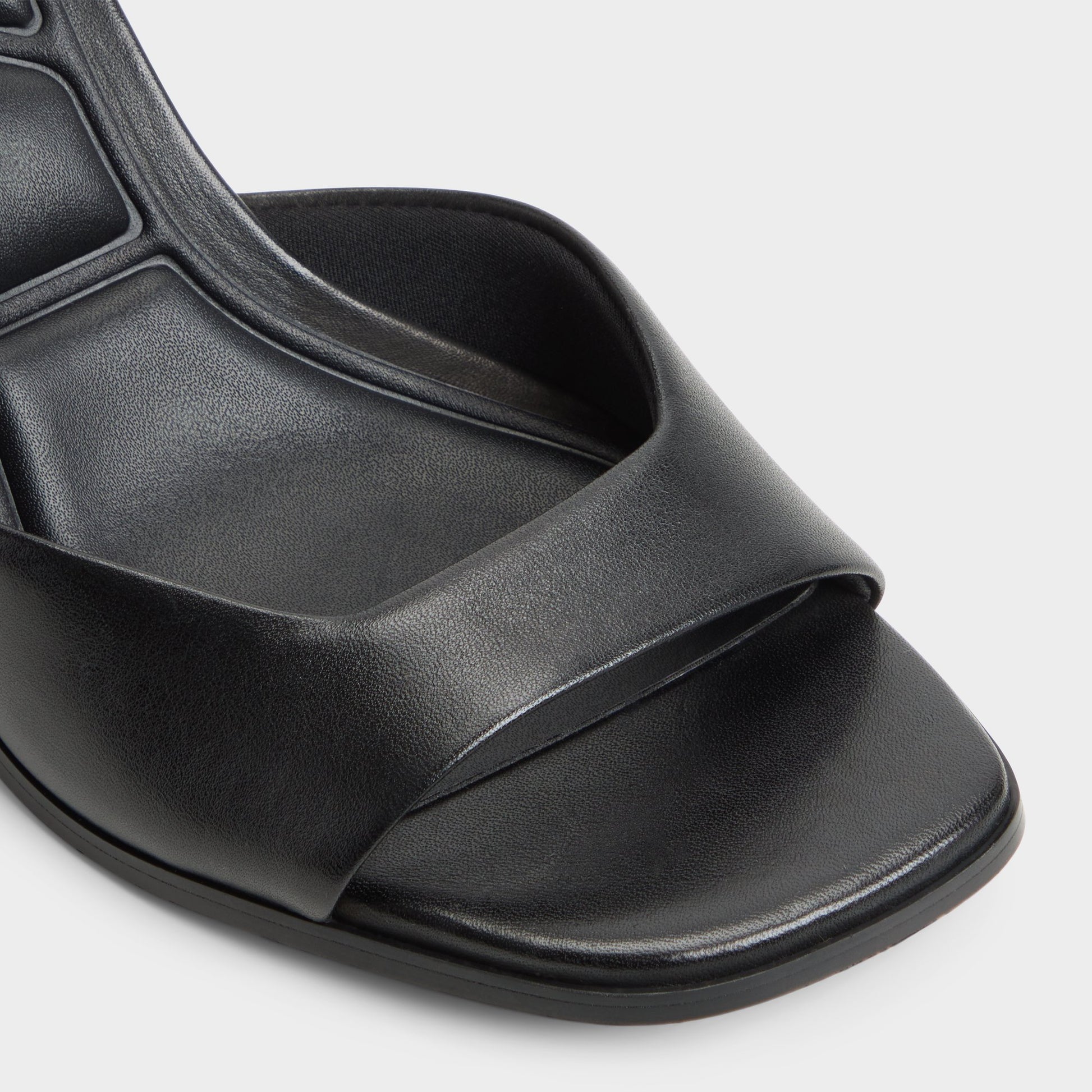 Close-up of the Black Lisia Heeled mule