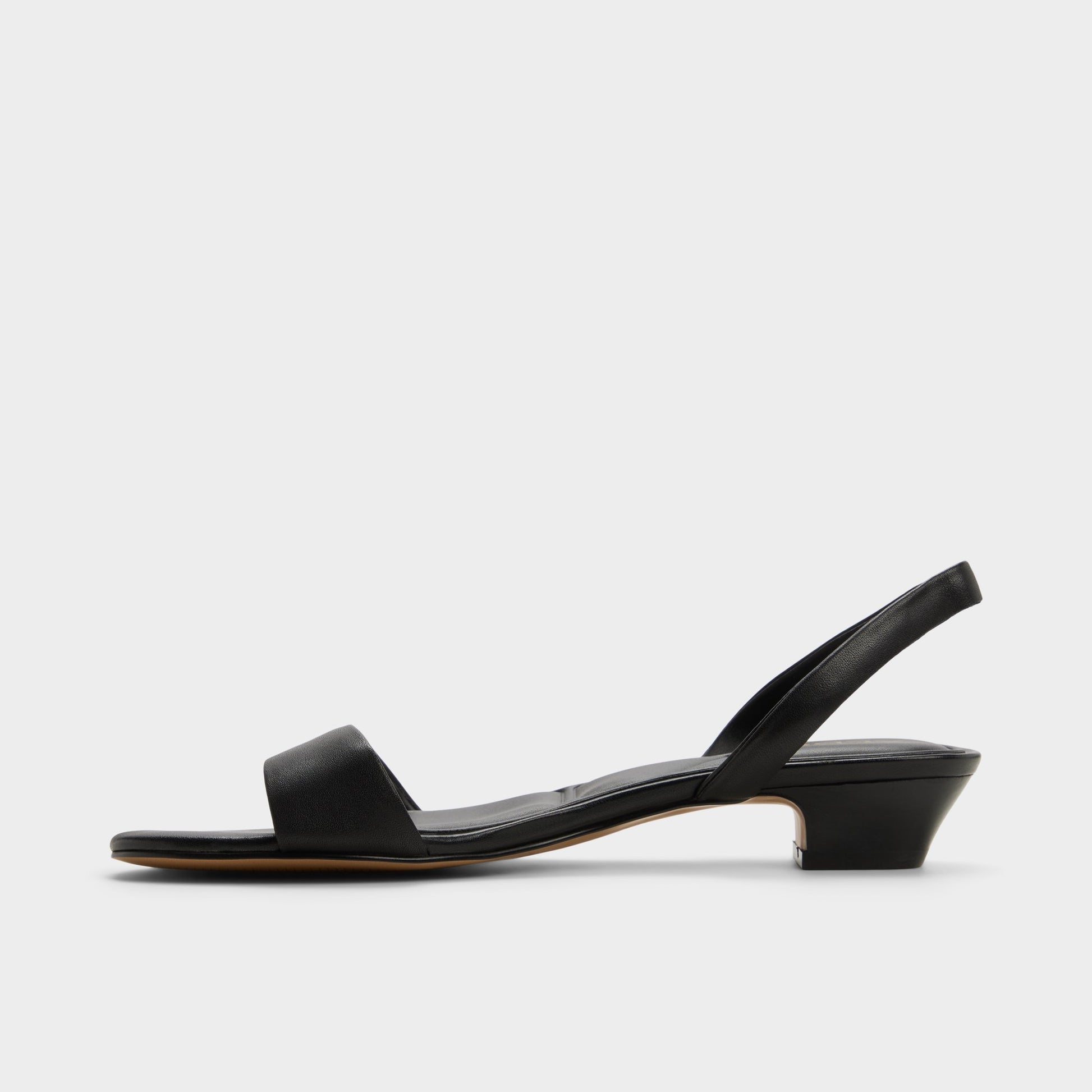 Vue latérale de Noir Halobrerel Sandale à talon haut