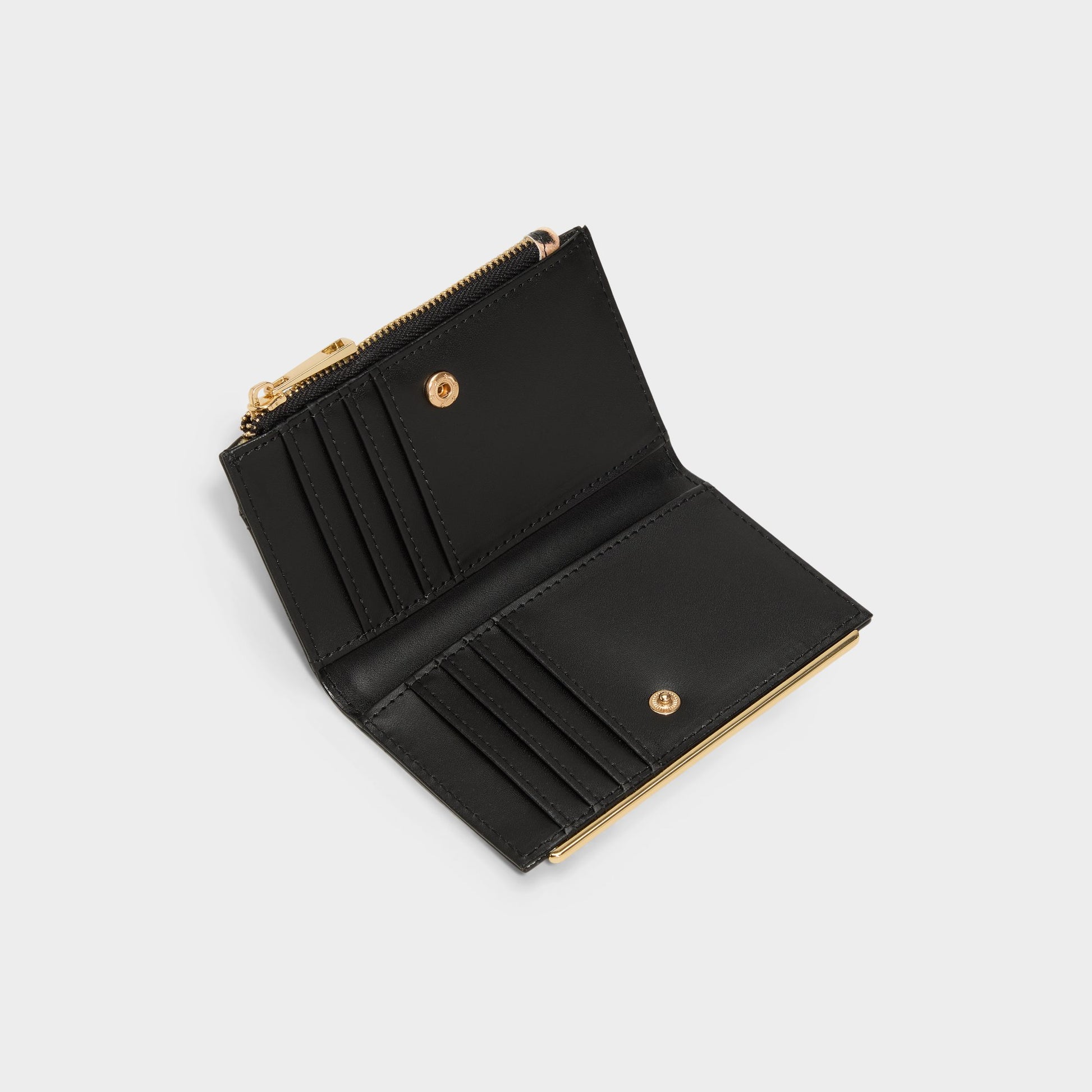 Product media for Mereclyaa