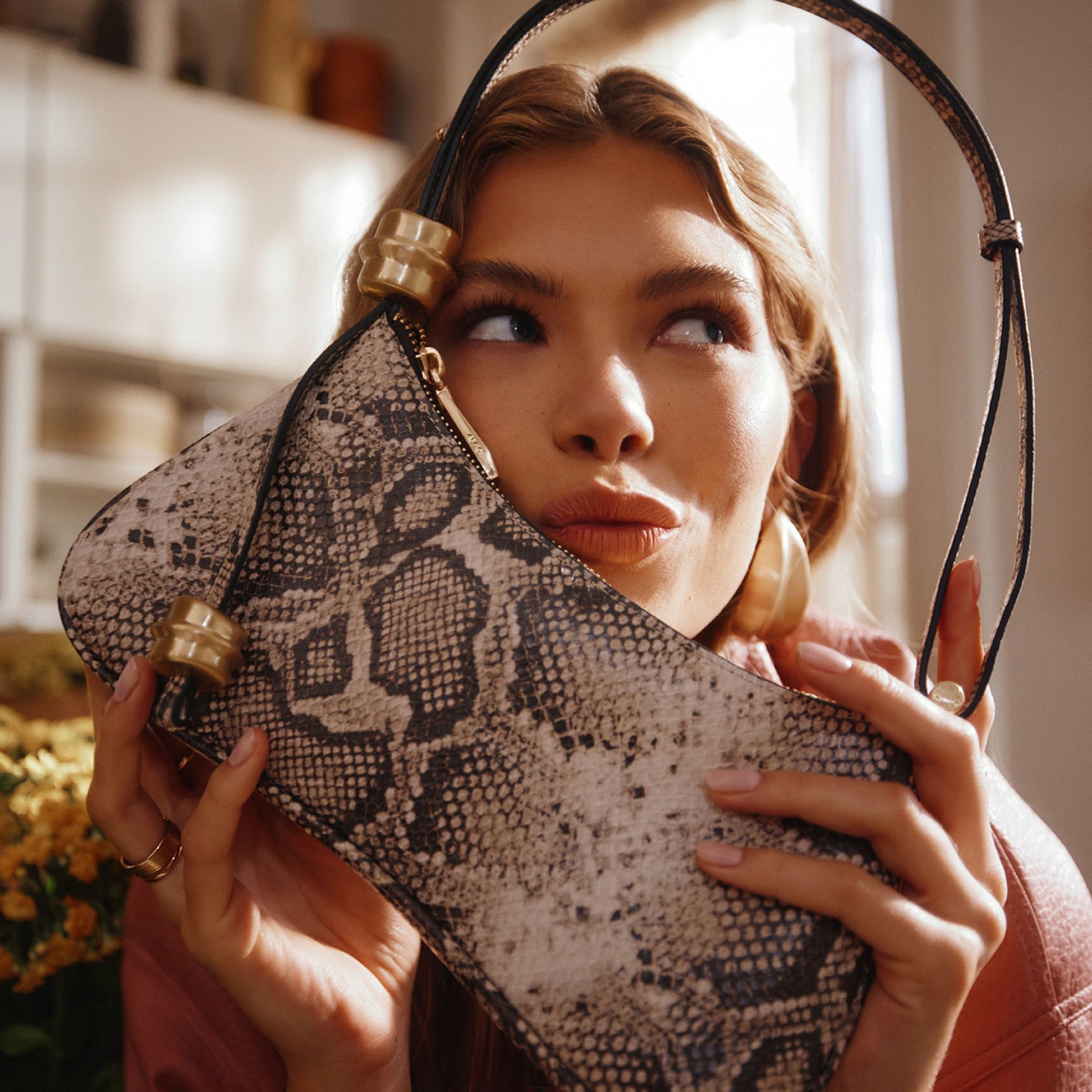 Product media for Amellie