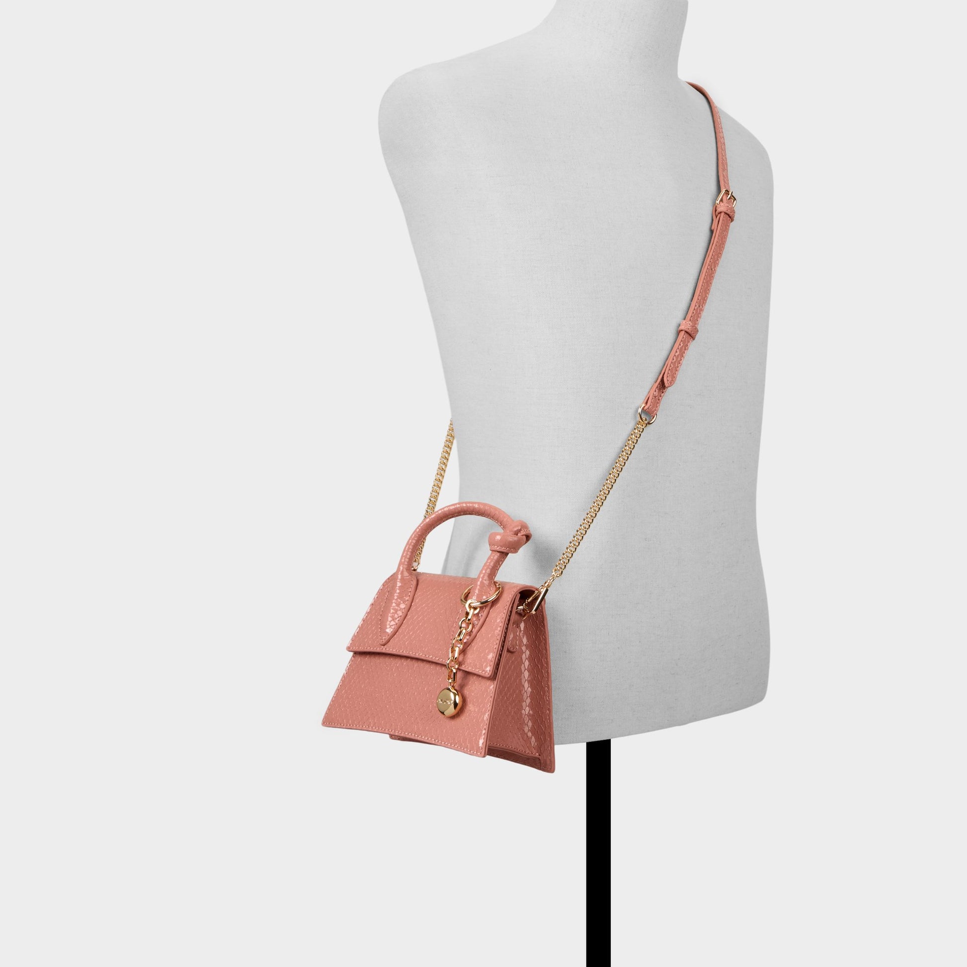 Product media for Cierraa