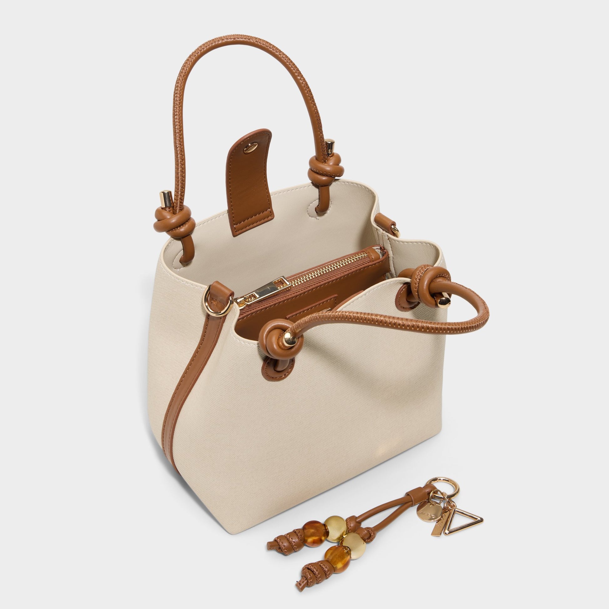 Product media for Evalillyy