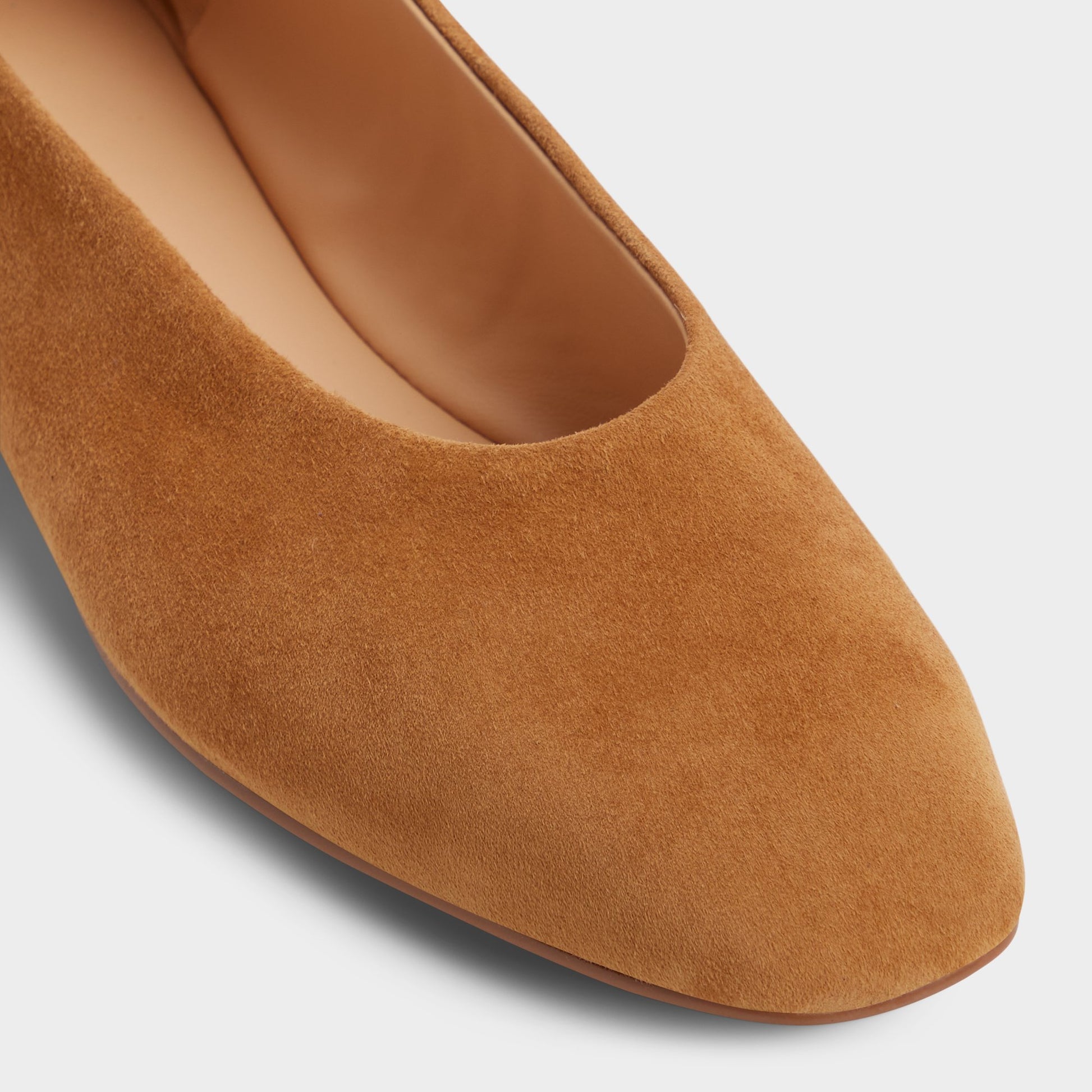 Close-up of the Tan Seviameth