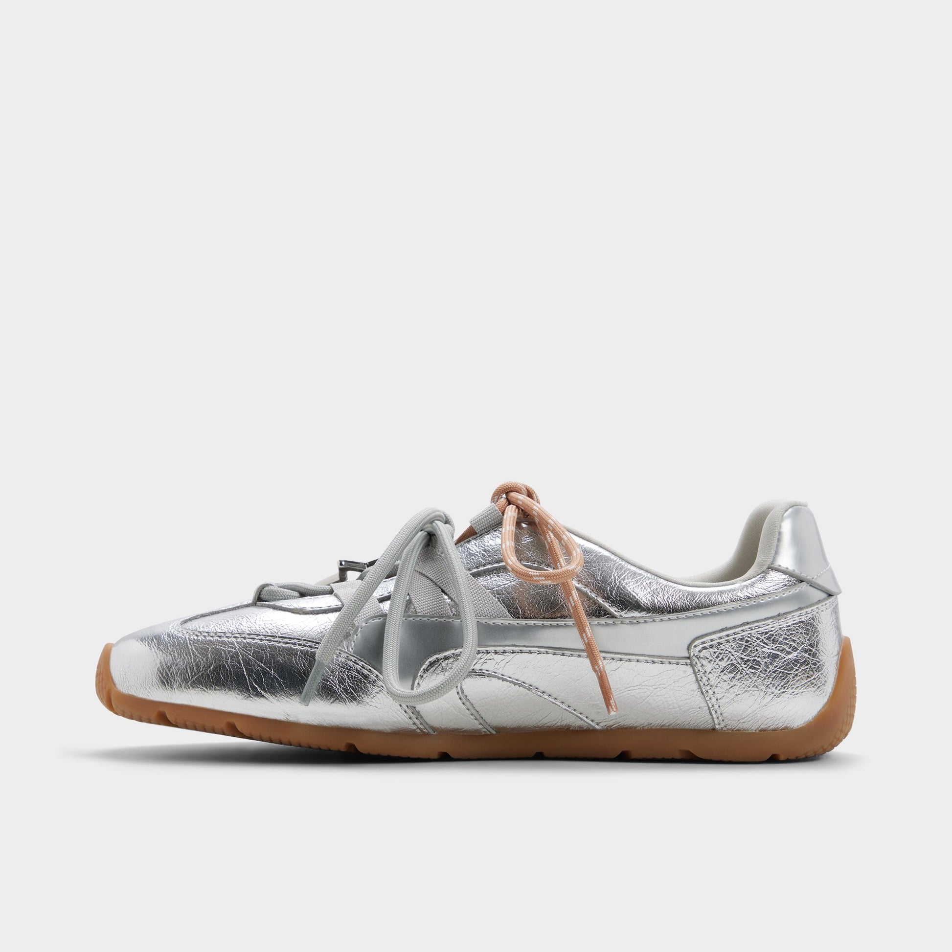 Side view of Silver Prima