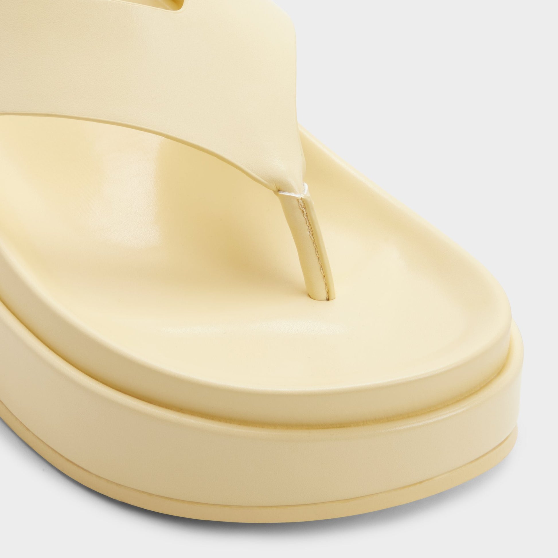Close-up of the Light yellow Mist Flip flop