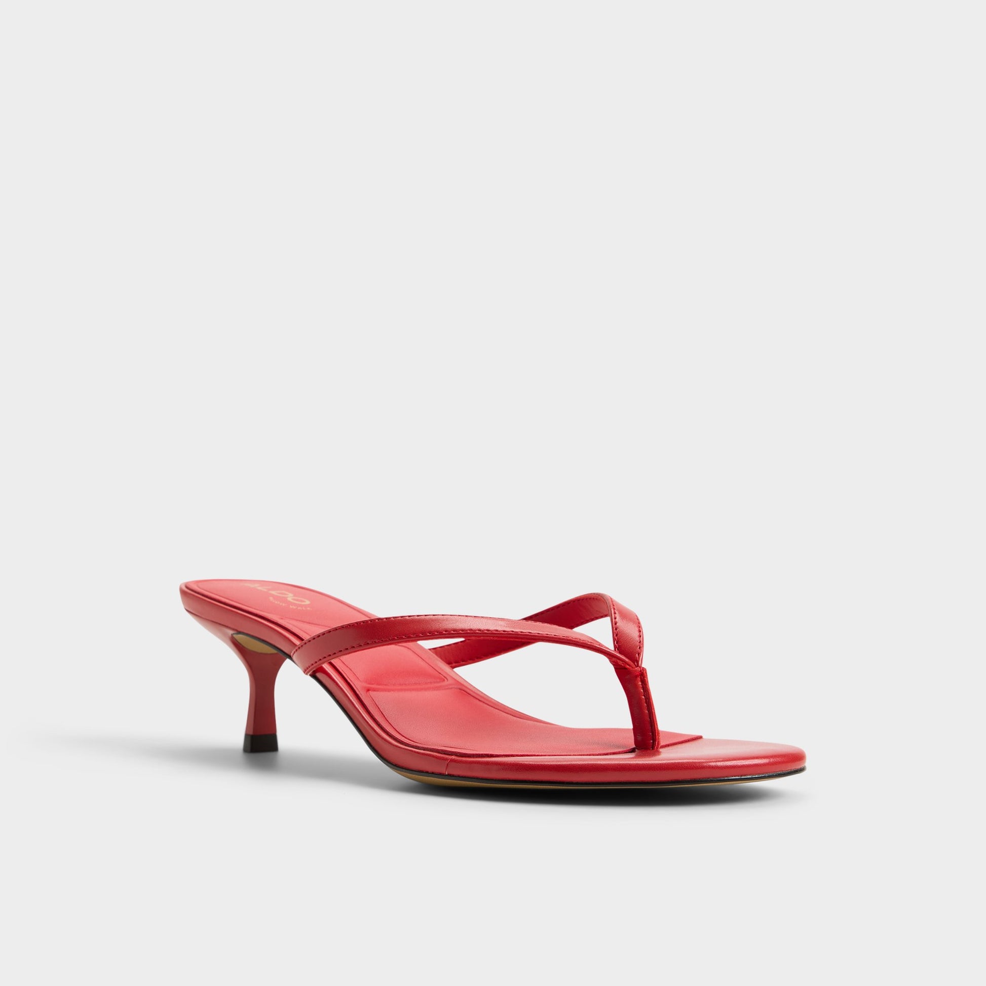 Three-quarter angle of Bordo Lift Heeled flip flop's front side